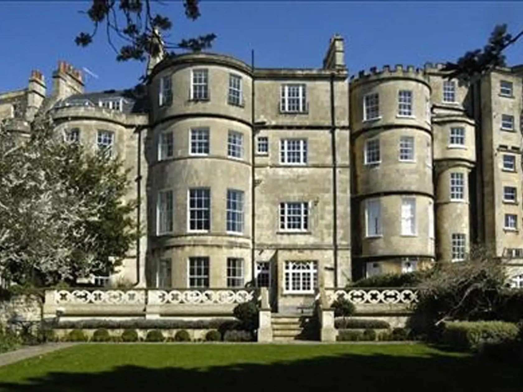 BATH, UK: A look at the house it is rumoured that Nicolas Cage has bought. The Daily Mirror reported today that Cage has splashed out Â£4,000,000 on this incredible luxury home in the centre of the city of Bath.  IMAGE SUPPLIED BY BARCROFT MEDIA LTD + 44 (0) 845 370 2233 www.barcroftmedia.com, Image: 21068987, License: Rights-managed, Restrictions: WORLD RIGHTS, Model Release: no, Credit line: Profimedia, Barcroft Media