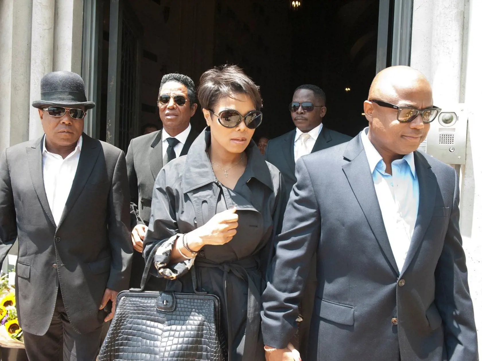 Michael Jackson family including Janet, Jermaine and Randy at memorial in Glendale Forrest Lawn Mausoleum June 26, 2010  EXCLUSIVE CALL FIRST FOR CLEARANCE, Image: 75995845, License: Rights-managed, Restrictions: , Model Release: no, Credit line: Profimedia, X17