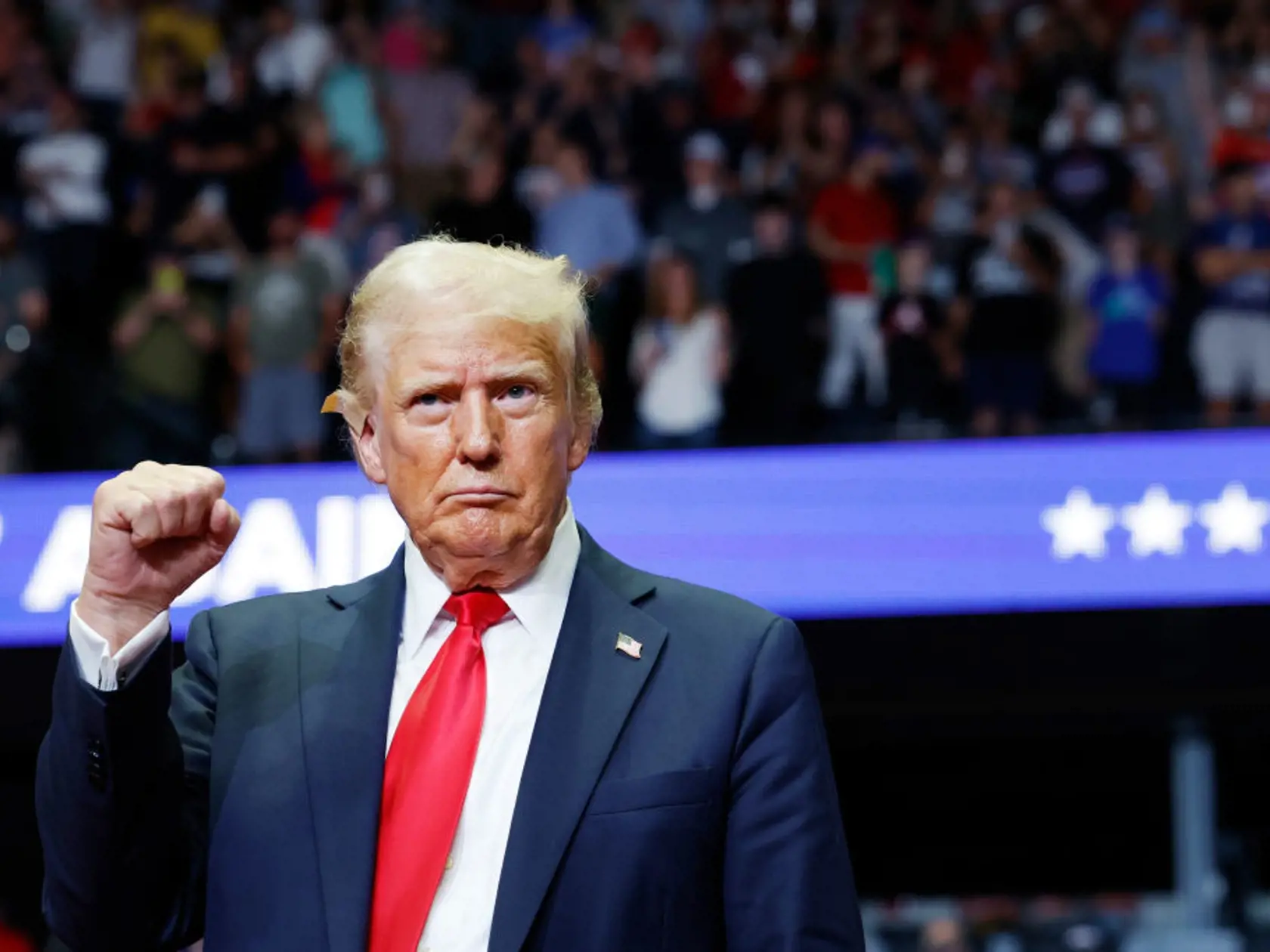 Miliardár a podnikateľ Elon Musk v pondelok uskutoční rozhovor s republikánskym kandidátom na prezidenta USA Donaldom Trumpom. Interview budú naživo vysielať na sociálnej sieti X v noci na utorok. TASR o tom informuje podľa agentúr AP a Reuters.