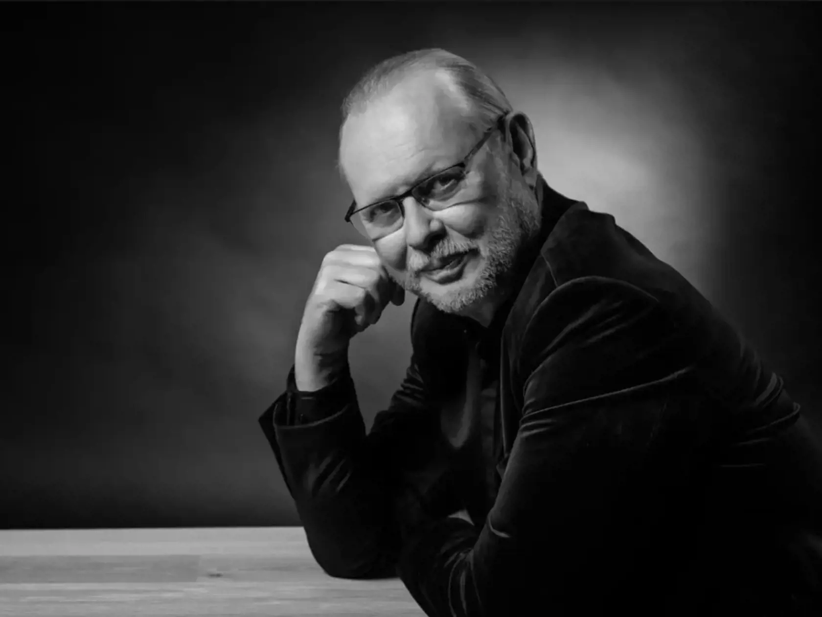 Vašo Patejdl náhle zomrel vo veku 68 rokov.