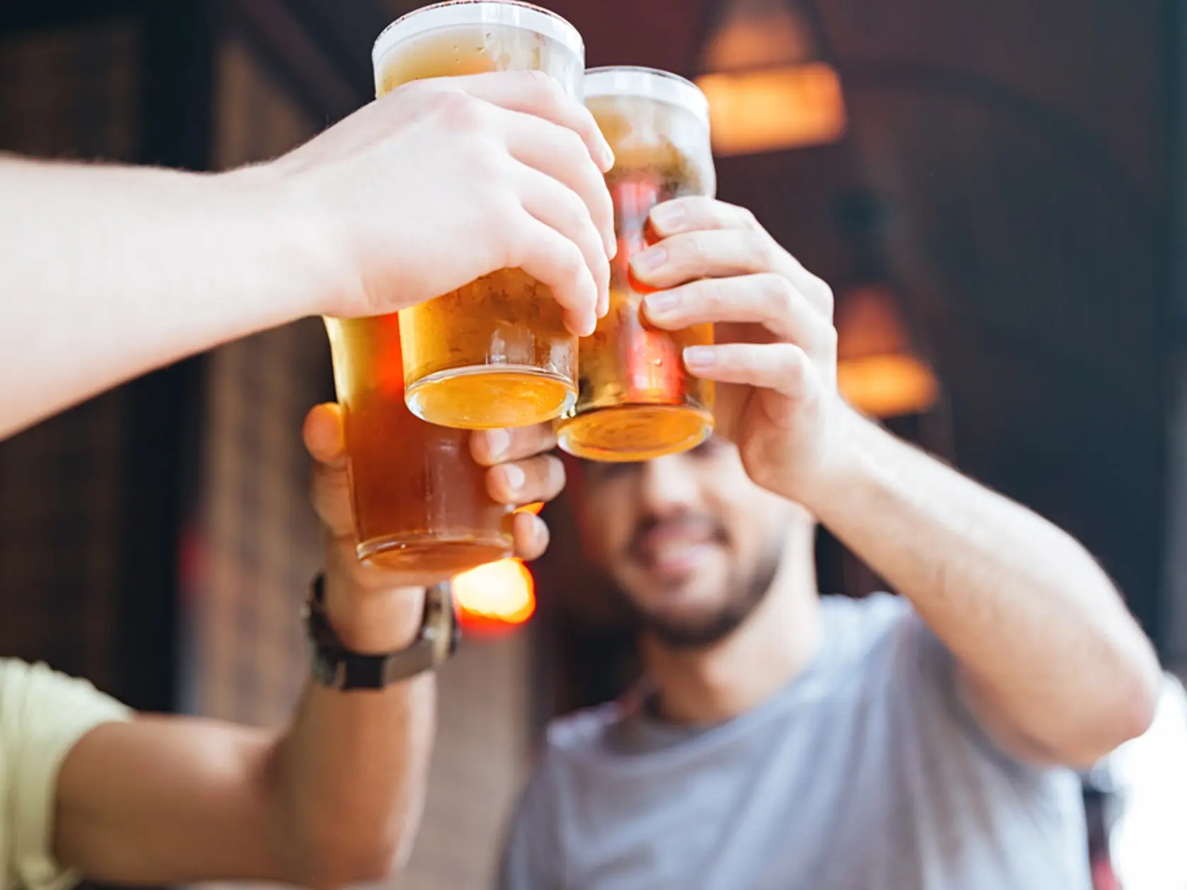 Trávenie urýchli aj pohár piva, umocňuje však ospalosť. Ani v prípade, že pivo budete popíjať ako liek na žalúdok, nepreháňajte. V opačnom prípade si môžete spôsobiť ochorenie pečene, zápal pankreasu alebo žlčníka, ale dokonca aj rakovinu pažeráka.