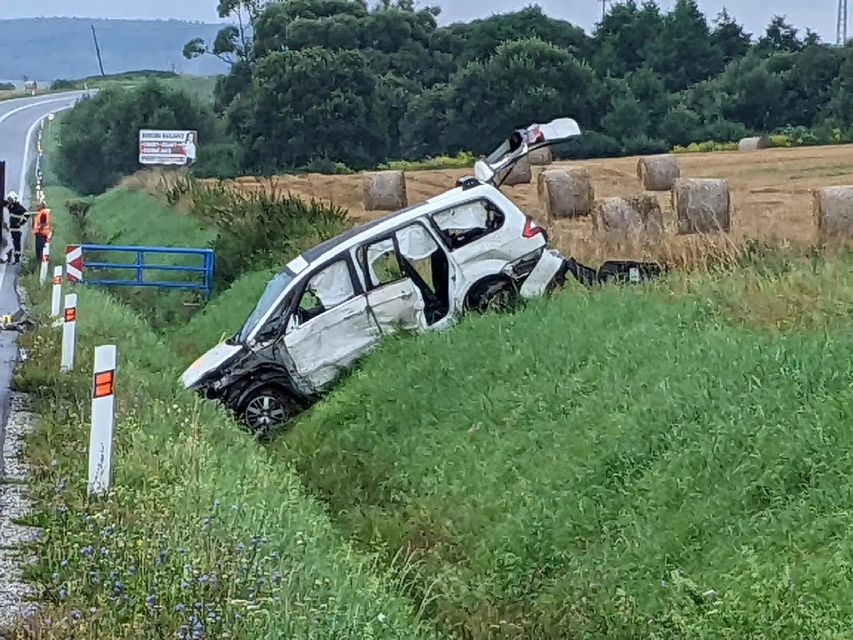 Dopravná nehoda pri Raslaviciach si vyžiadala jednu obeť a šesť zranených