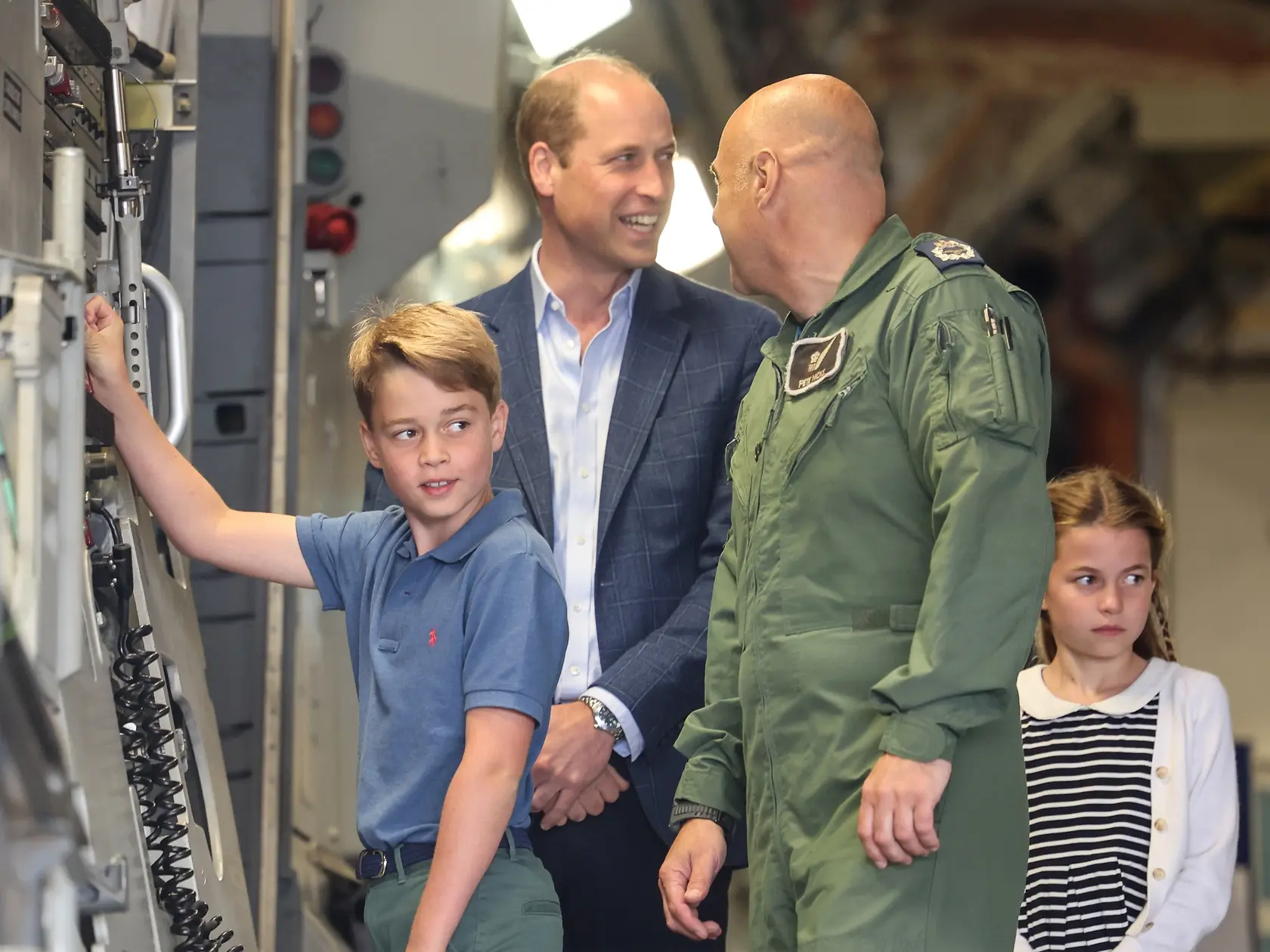 George, William a Charlotte v lietadle C-14 počas Royal International Air Tattoo 2023