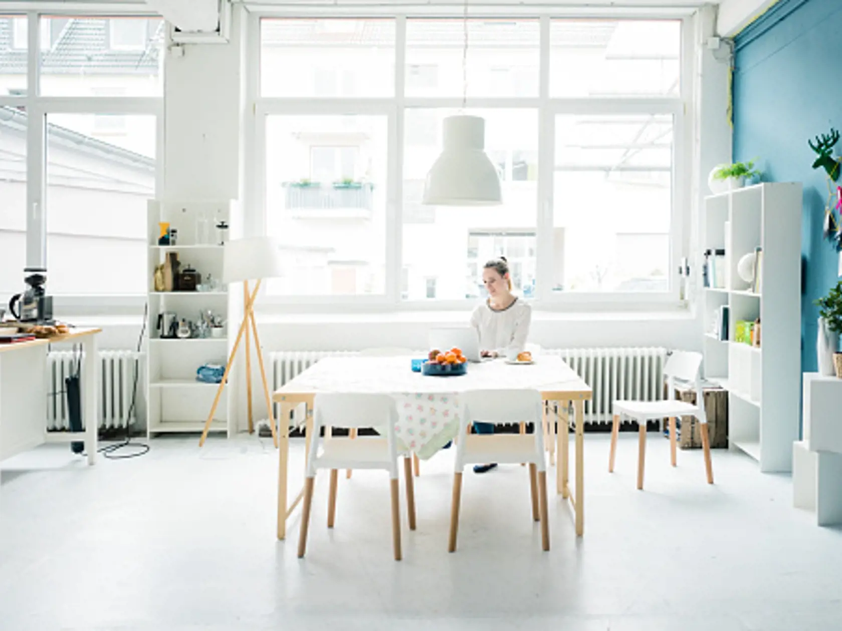 pracovna, pracovny stol, home office, miestnost