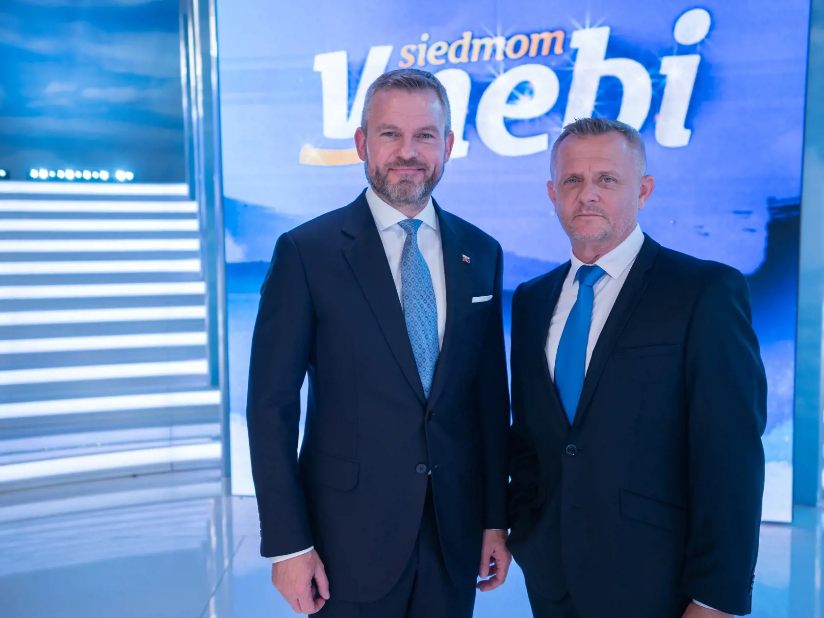 Peter Pellegrini a Vilo Roboril počas nakrúcania relácie.