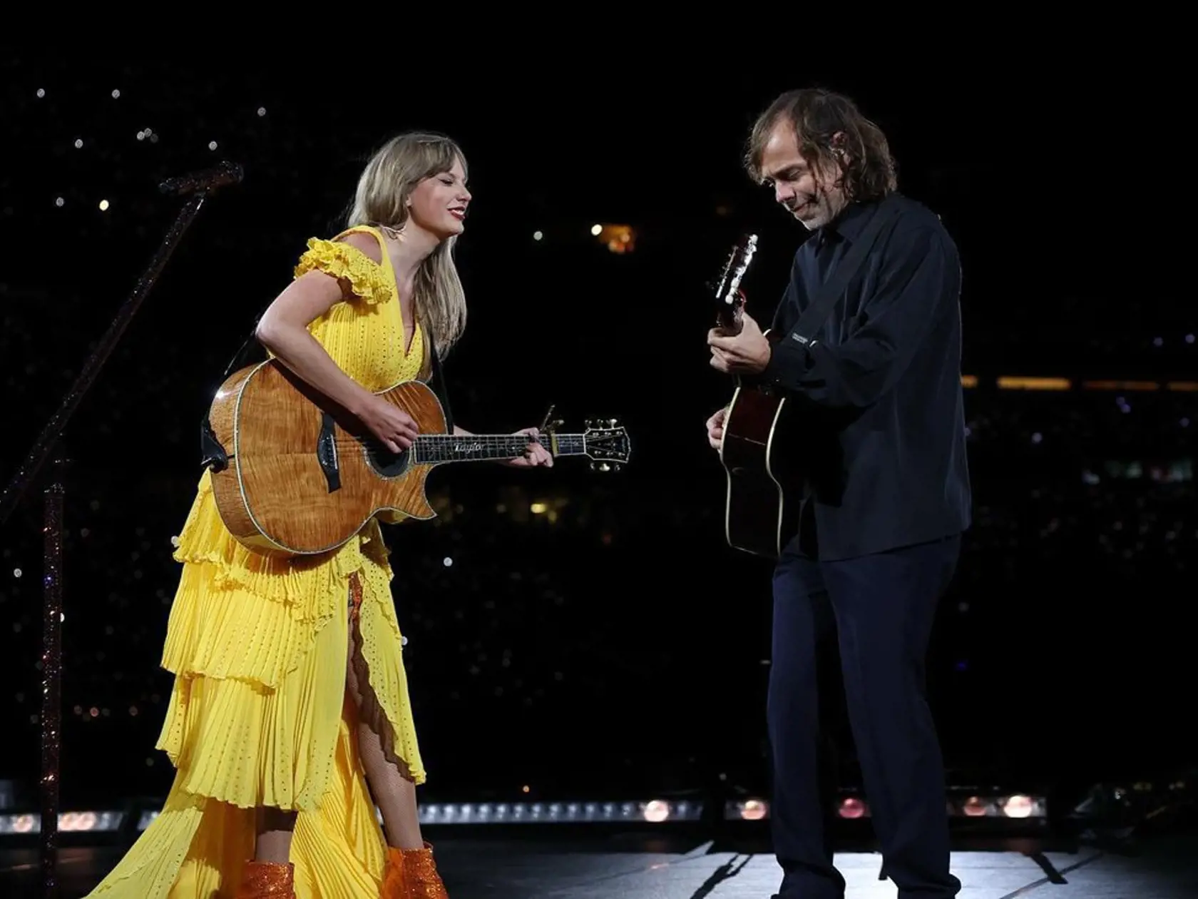Taylor Swift na svojom turné ERAS TOUR predvádza životnú formu a skvelé outfity.