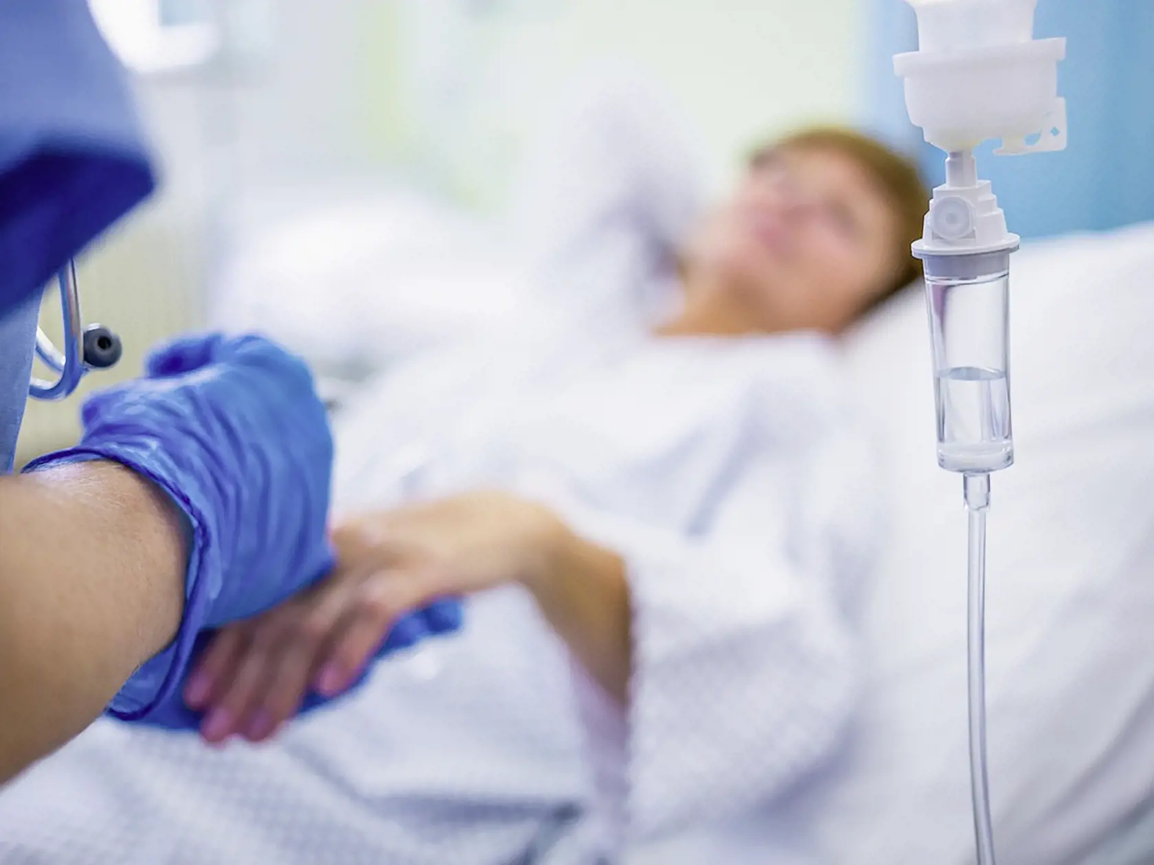 Miestni zdravotníci informovali, že dosiaľ bolo s touto nákazou hospitalizovaných aj ďalších 71 ľudí. Zdroj šírenia nákazy nebol bezprostredne známy.