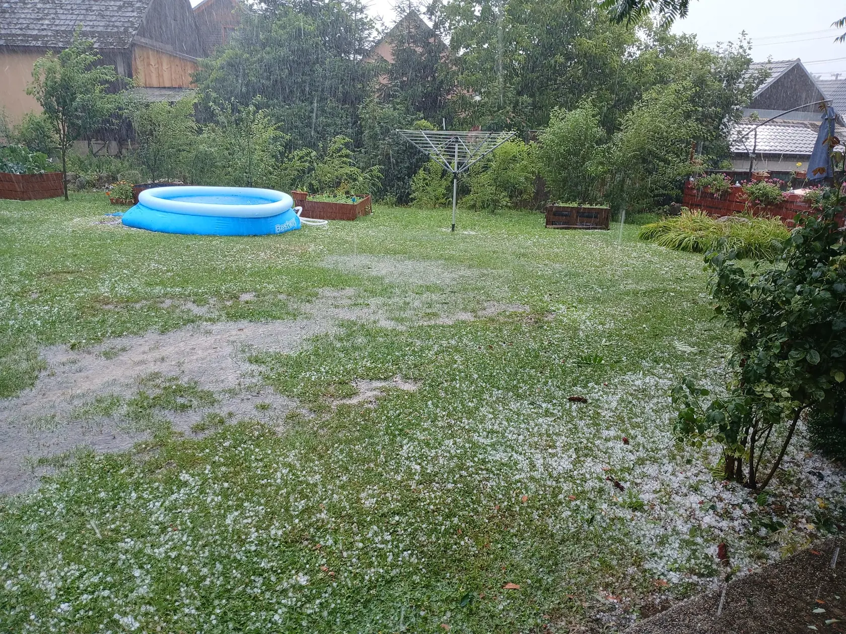 Onedlho majú Slovensko zasypať krúpy.