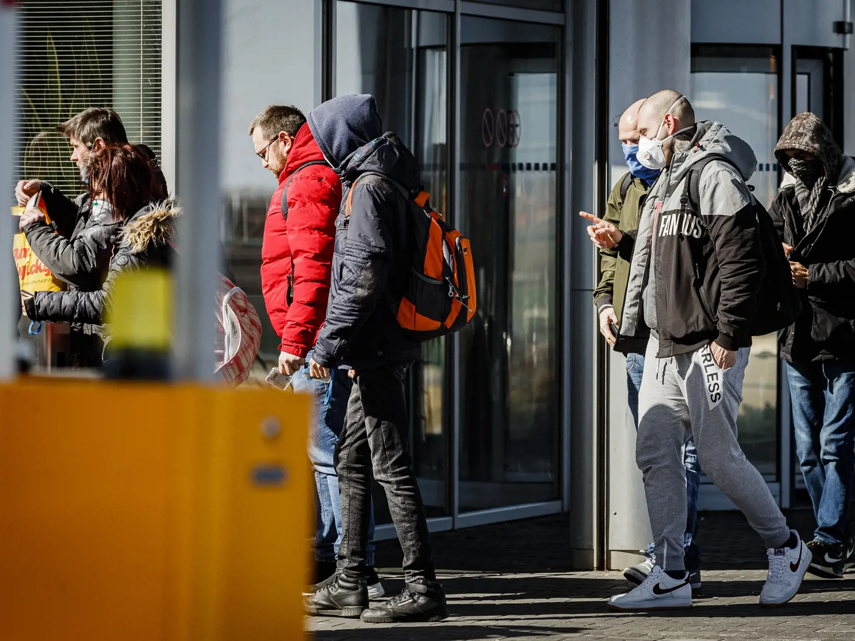 Od červenej farby covid automatu platí povinnosť OTP režim v práci, neočkovaní sa tak musia testovať dvakrát do týždňa.