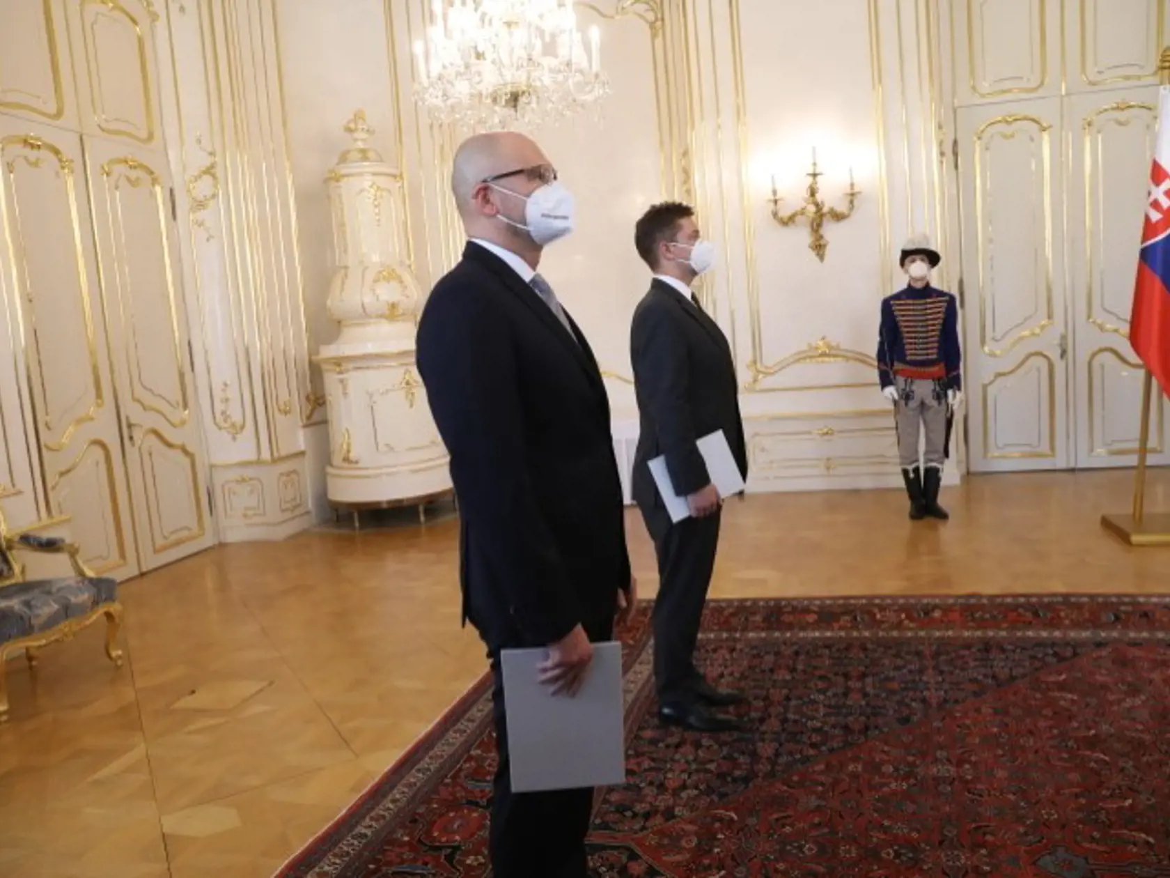 Prezidentka Zuzana Čaputová prijala 23. marca 2021 demisiu ministra hospodárstva Richarda Sulíka. Dočasným vedením rezortu hospodárstva Čaputová poverila ministra dopravy Andreja Doležala.
