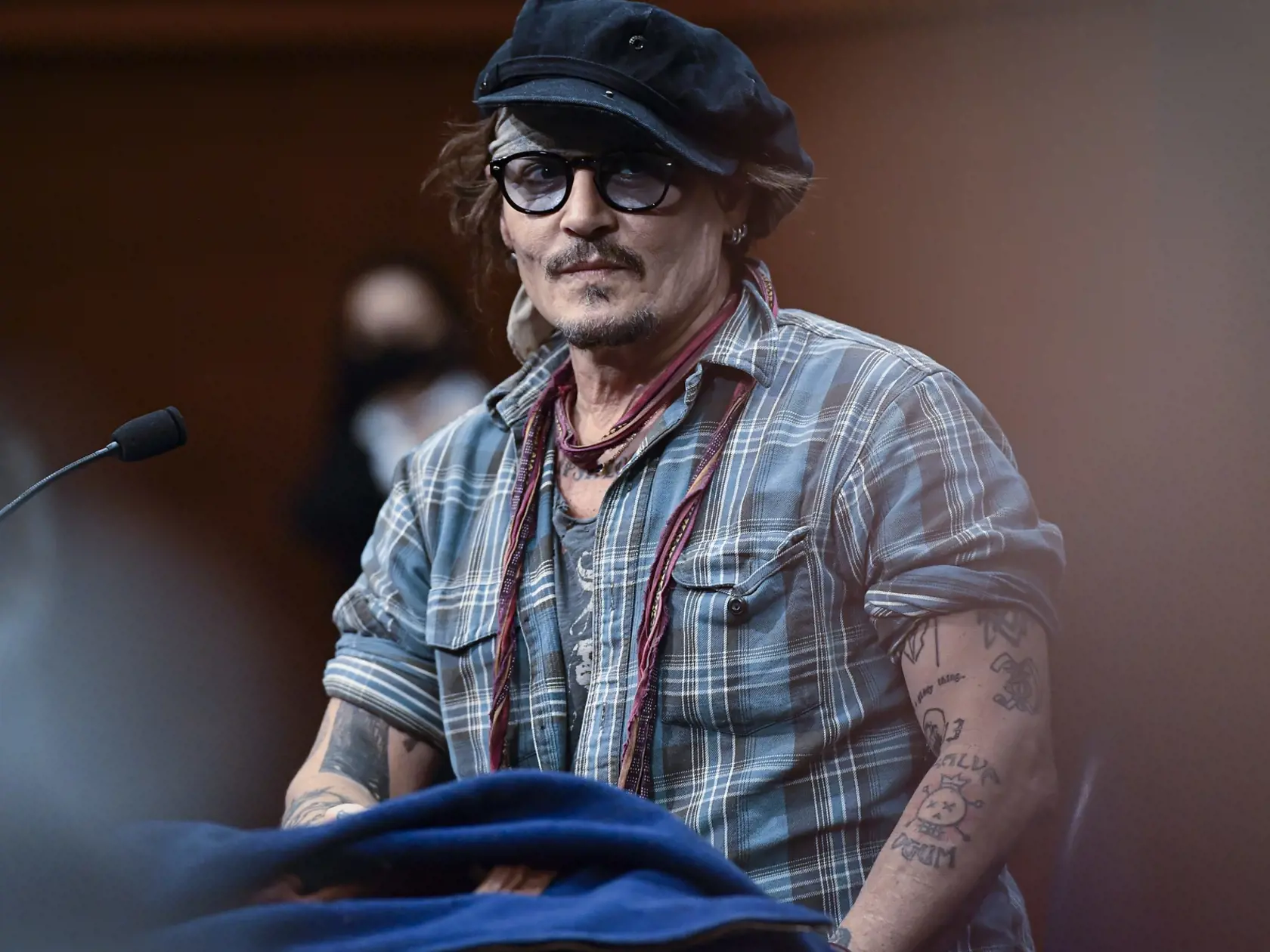 EBE 27 San Sebastián - Na snímke americký herec Johnny Depp pózuje počas fototermínu na 69. ročníku filmového festivalu v San Sebastiáne v severnom Španielsku v stredu 22. septembra 2021. Johnny Depp si prevezme Cenu Donostie za prínos v kinematografii. FOTO TASR/AP

US actor Johny Deep after a photocall at the 69th San Sebastian Film Festival, in San Sebastian, northern Spain, Wednesday, Sept. 22, 2021. Johny Depp will be receiving on the night Donostia Award for his contribution to the cinema.