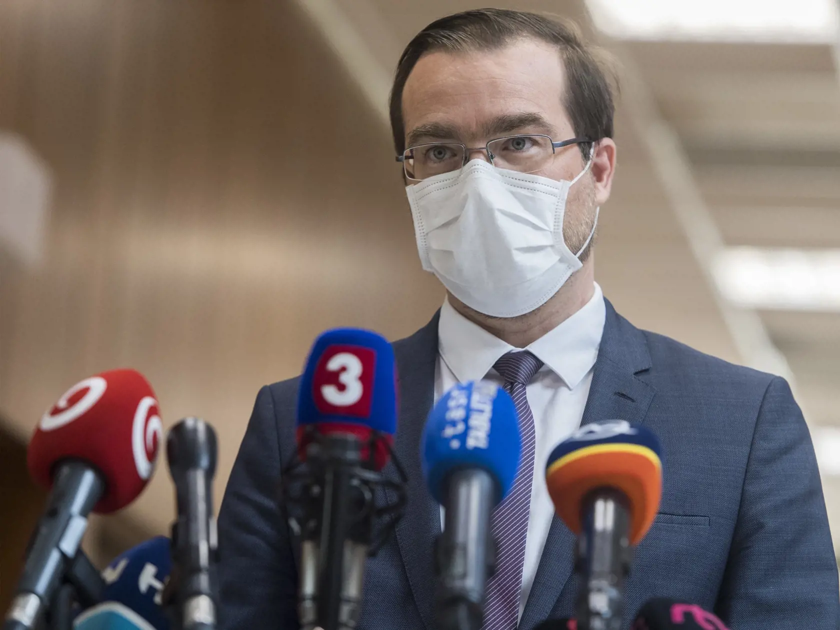 Na Slovensku pribudlo 26 nových prípadov nákazy novým koronavírusom počas stredy 1. apríla 2020. Celkovo ich na Slovensku je 426. Oznámil to minister zdravotníctva SR Marek Krajčí (na snímke) po rokovaní 7. schôdze vlády SR 2. apríla 2020 v Bratislave. FOTO TASR - Martin Baumann




