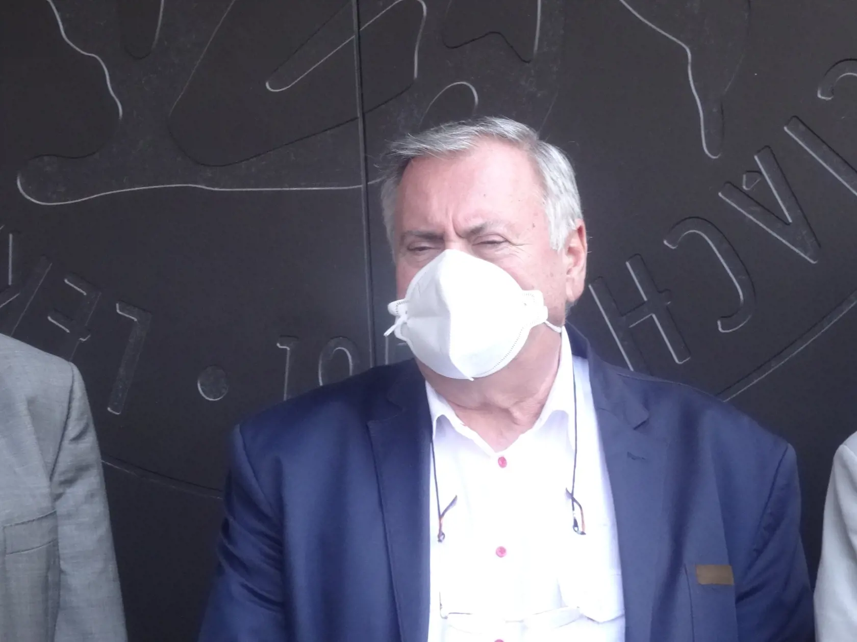 Pavol Török, zástupca prednostu pre pedagogickú činnosť KAIM LF UPJŠ a VÚSCH, a.s.;  spoluriešiteľ projektu DSV VYMUVEP  Výskum pokročilých metód UVP;  autor metódy pľúcnej ventilácie PMLV.