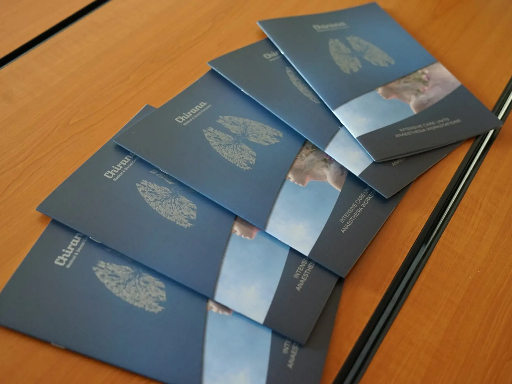 Premiér Igor Matovič navštívil výrobnú spoločnosť v Starej Turej, dôvodom je záujem štátu o dodanie 300 ks špičkových prístrojov, ktoré sú obrovskou nádejou pre nakazených koronavírusom.