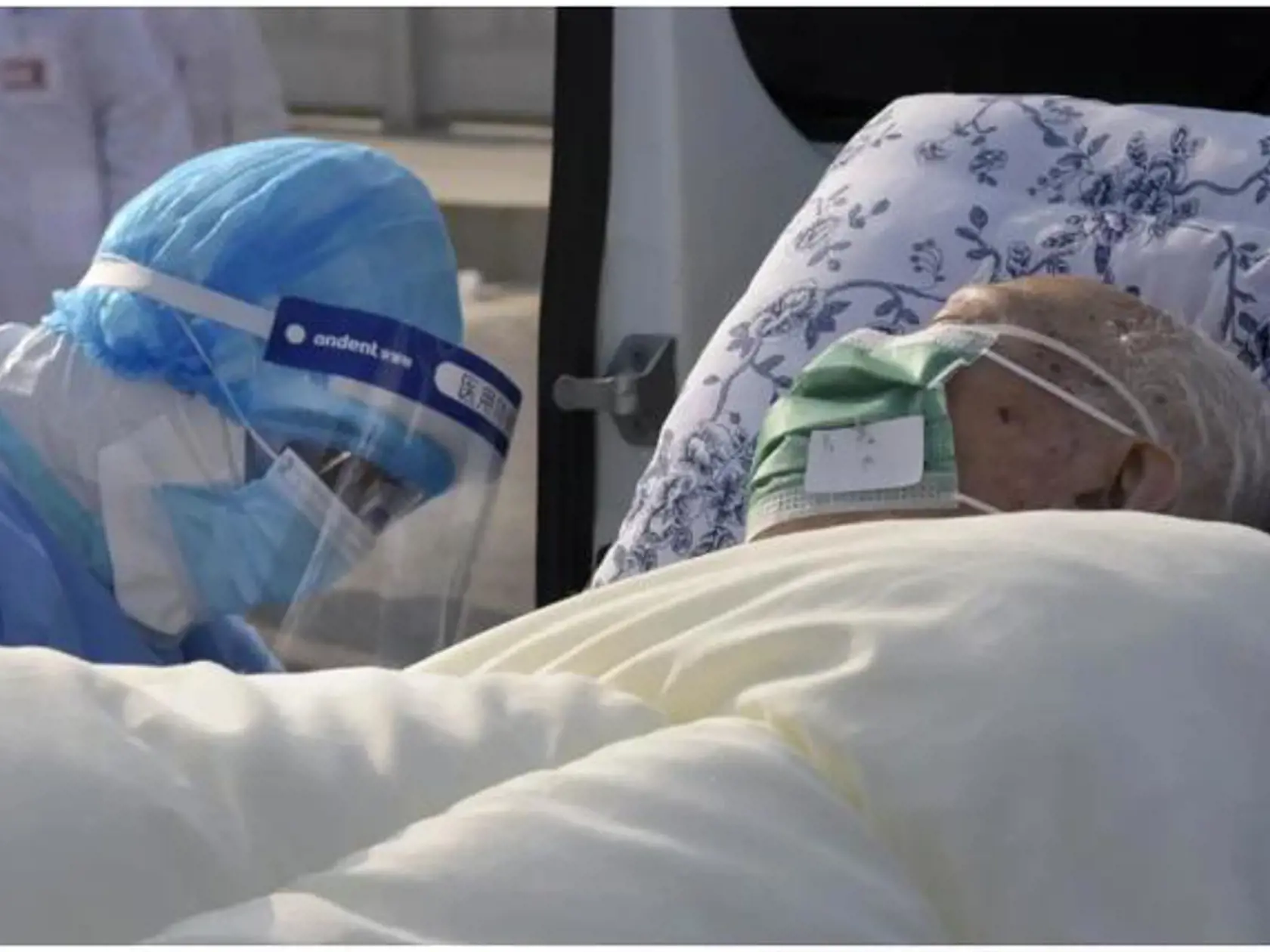 Boj nad koronavírusom vyhral aj 100-ročný pacient.