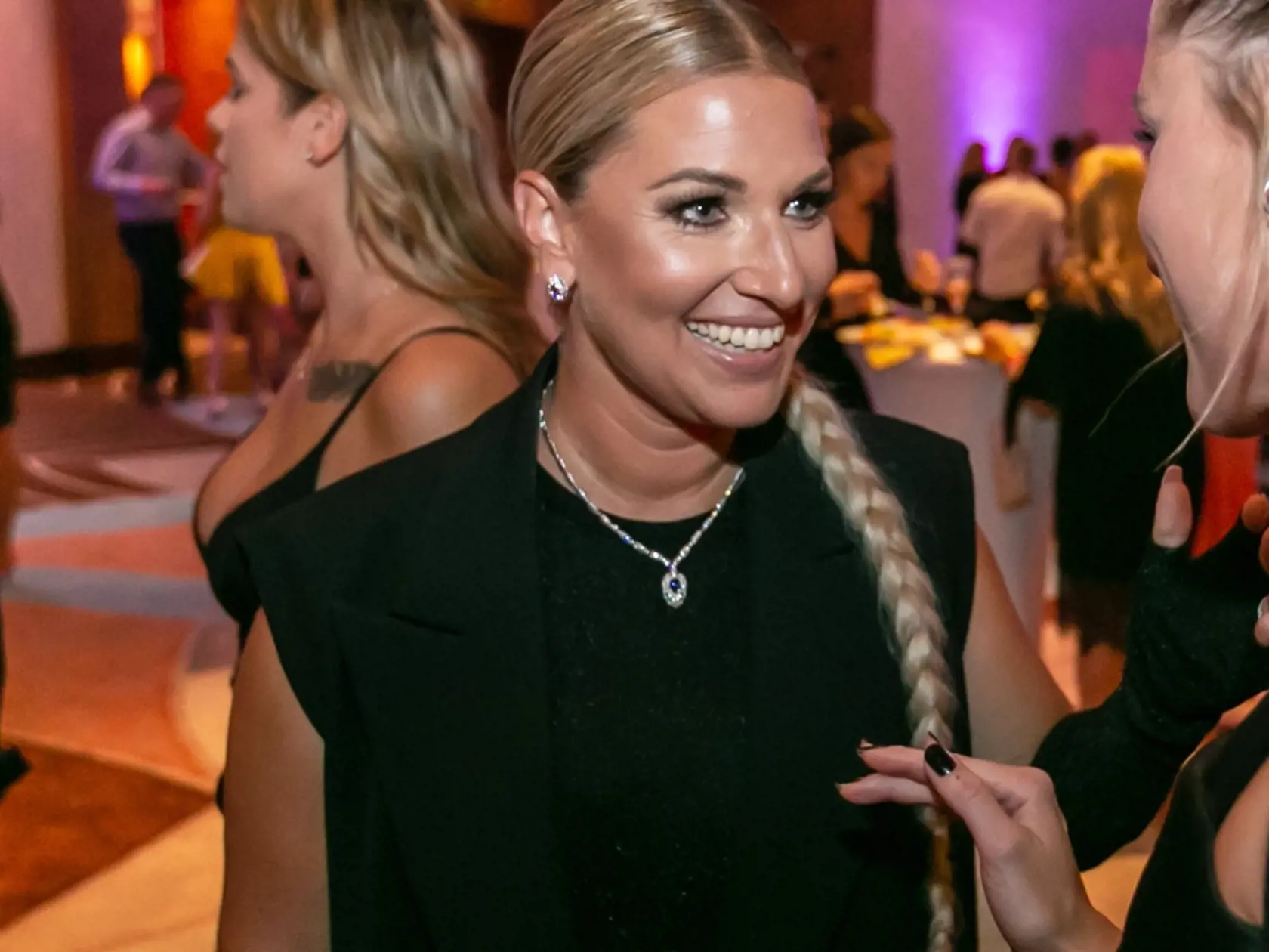 Na snímke je Dominika Cibulková a Emma Drobná na párty