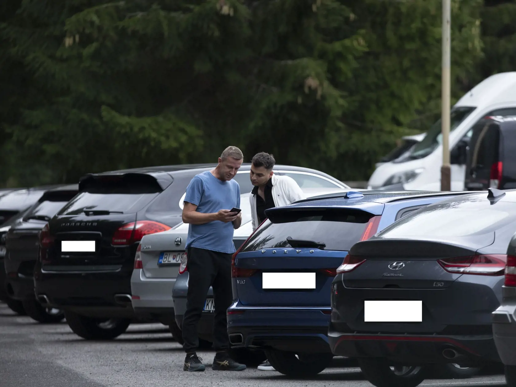 Členovia, ministri a poslanci OĽaNO na teambuildingu v Liptovskom Jáne.