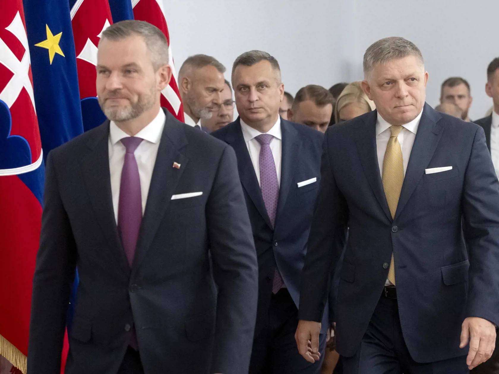 Koaličná zmluva sa podpisovala 16.10.2023. Bude sa teraz otvárať?