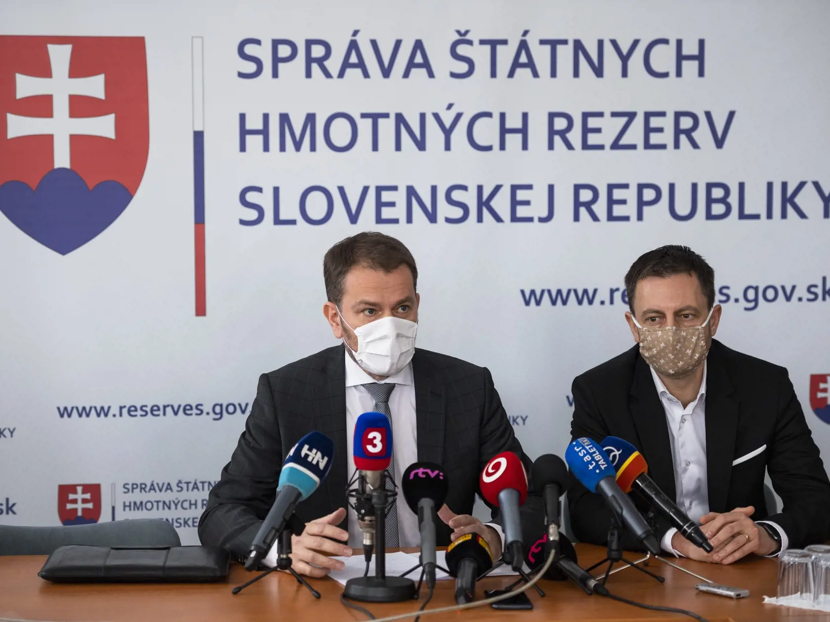 Stretnutie medicínskych odborníkov, kvôli šíreniu koronavírusu počas nadchádzajúcich Veľkonočných sviatkov avizuje, že Vláda SR prijme opatrenia, ktoré zamedzia voľnému pohybu osôb.