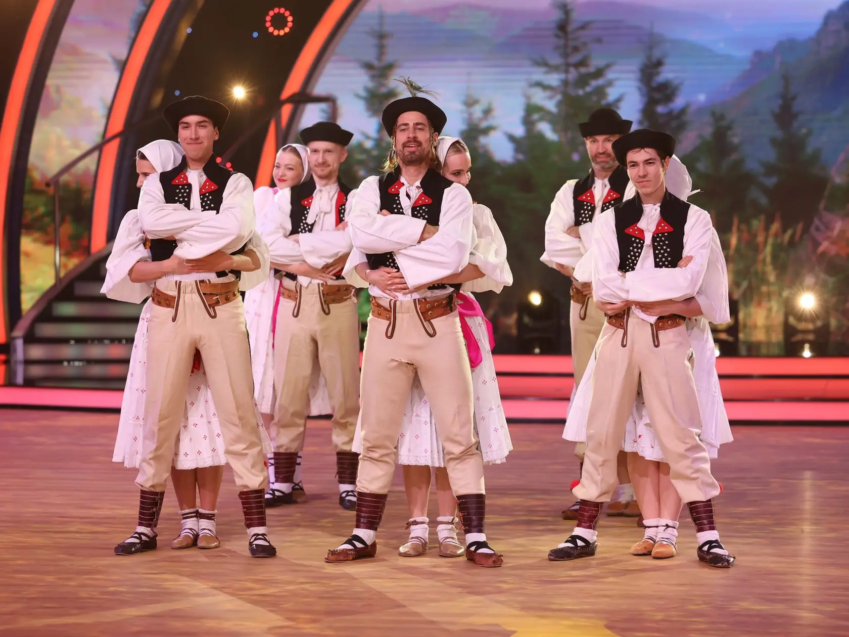 8. kolo Let's Dance. Na snímke Peter Sagan a Eliška Lenčešová.