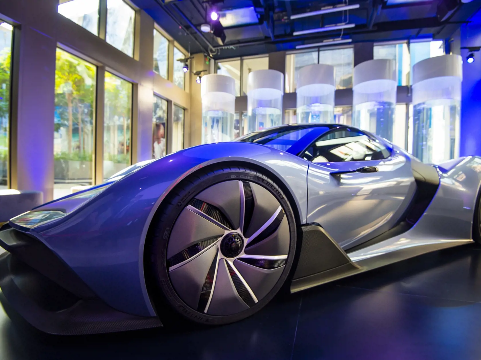 Na snímke prototyp auta s vodíkovým pohonom MH2 vystavený v slovenskom pavilóne na Svetovej výstave Expo Dubaj 2020 v Dubaji v piatok 15. októbra. FOTO TASR - Jakub Kotian