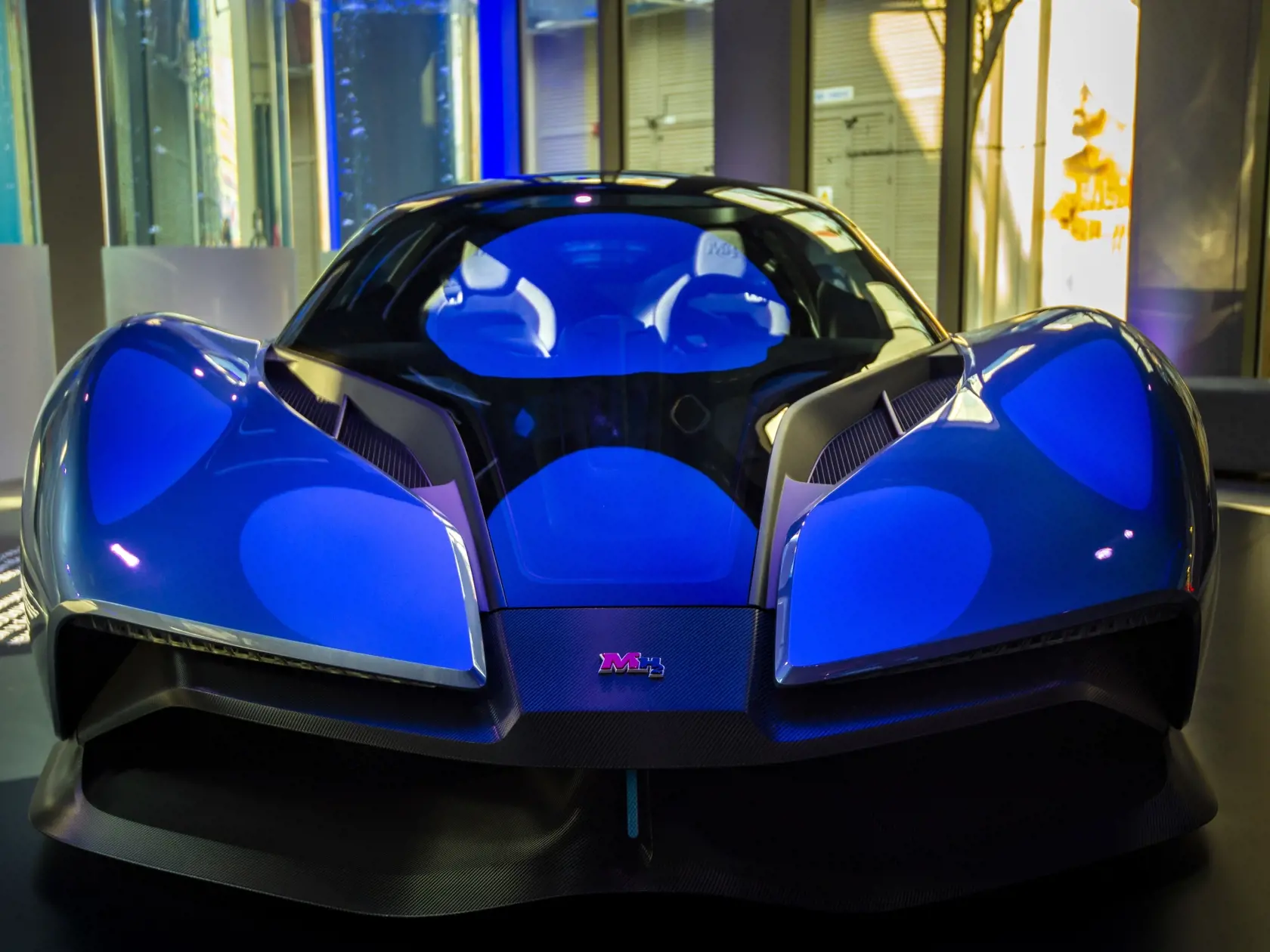 Na snímke prototyp auta s vodíkovým pohonom MH2 vystavený v slovenskom pavilóne na Svetovej výstave Expo Dubaj 2020 v Dubaji v piatok 15. októbra. FOTO TASR - Jakub Kotian