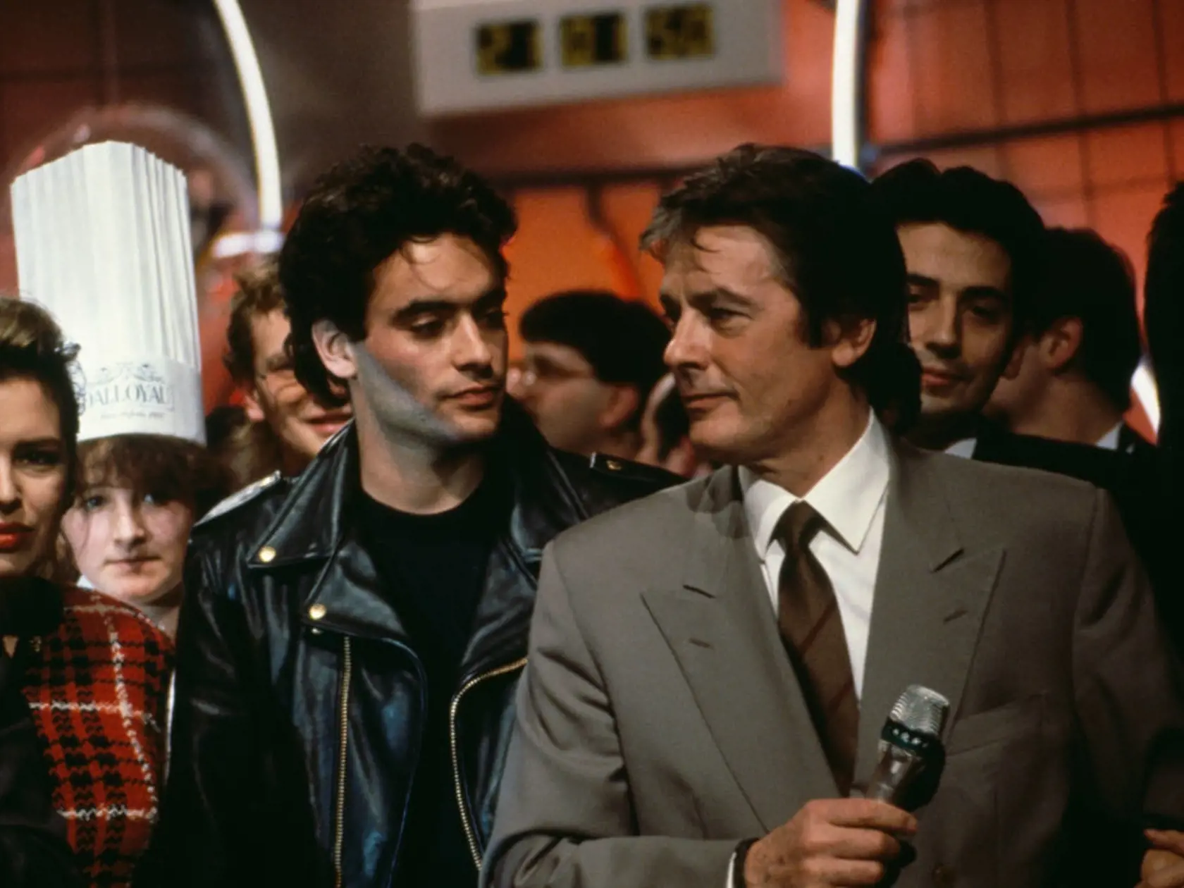 Alain Delon so synom Anthony, ktorý tvrdil, že ho zatváral do klietky so psami, aby ho zocelil.