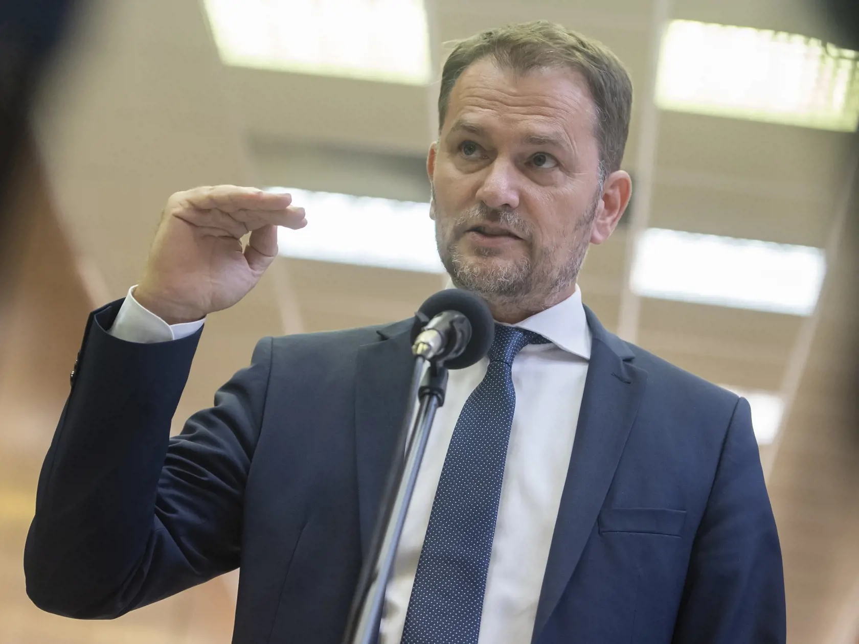 Podľa neho má ísť vzhľadom na aktuálnu situáciu o odborníka z oblasti energetiky.