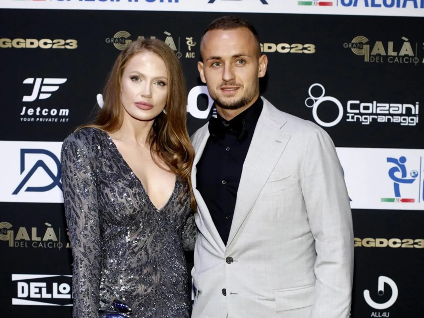 Hviezdny slovenský futbalista Stanislav Lobotka dal definitívne zbohom vzťahu s Danielou Nízlovou, s ktorou má dcérku Lindu. Našiel si totiž novú priateľku.