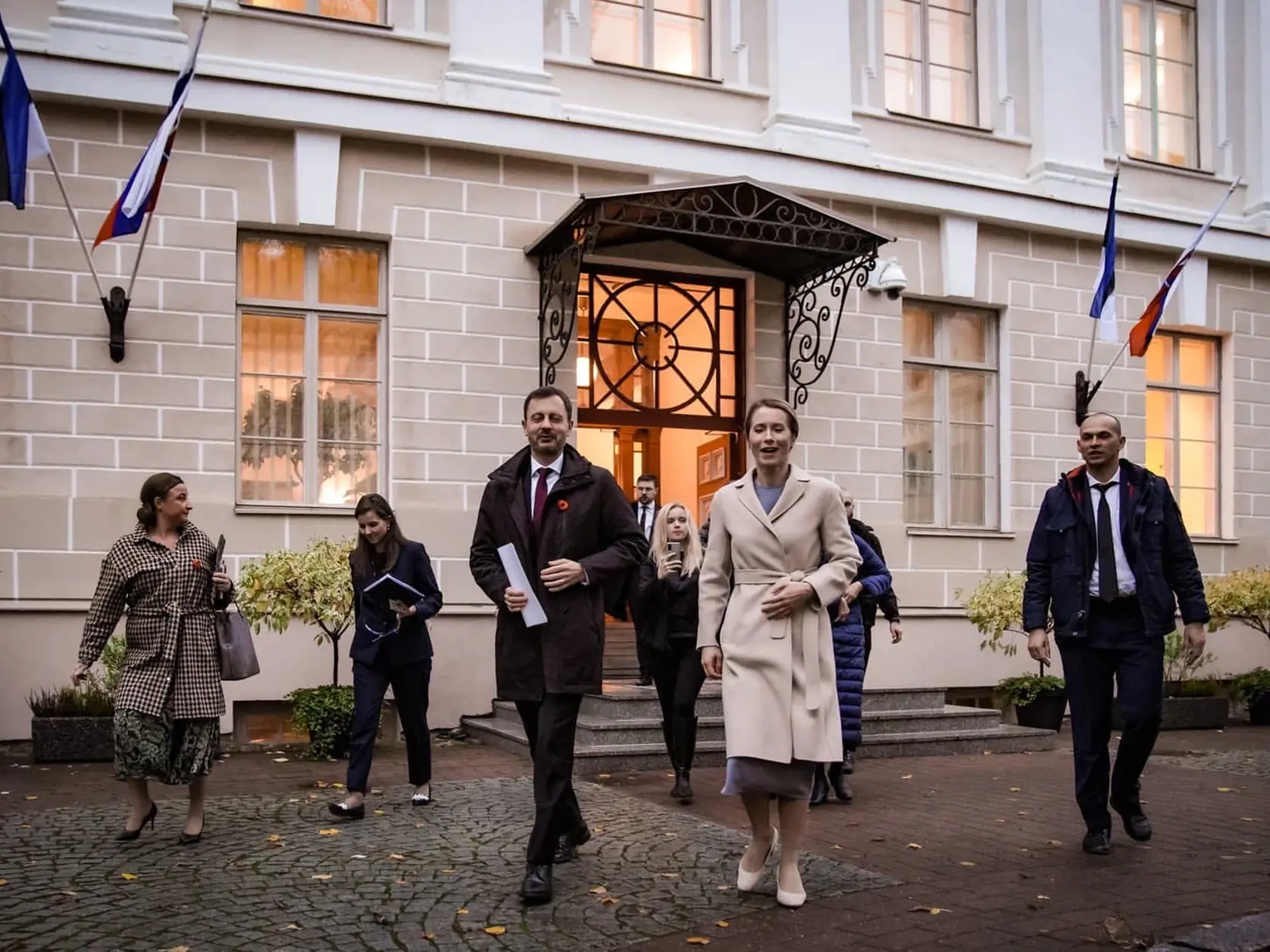 Predseda slovenskej vlády Eduard Heger (OĽANO) a estónska premiérka Kaja Kallasová sa zhodli na potrebe pokračovania pomoci Ukrajine, ktorá čelí ruskej agresii.