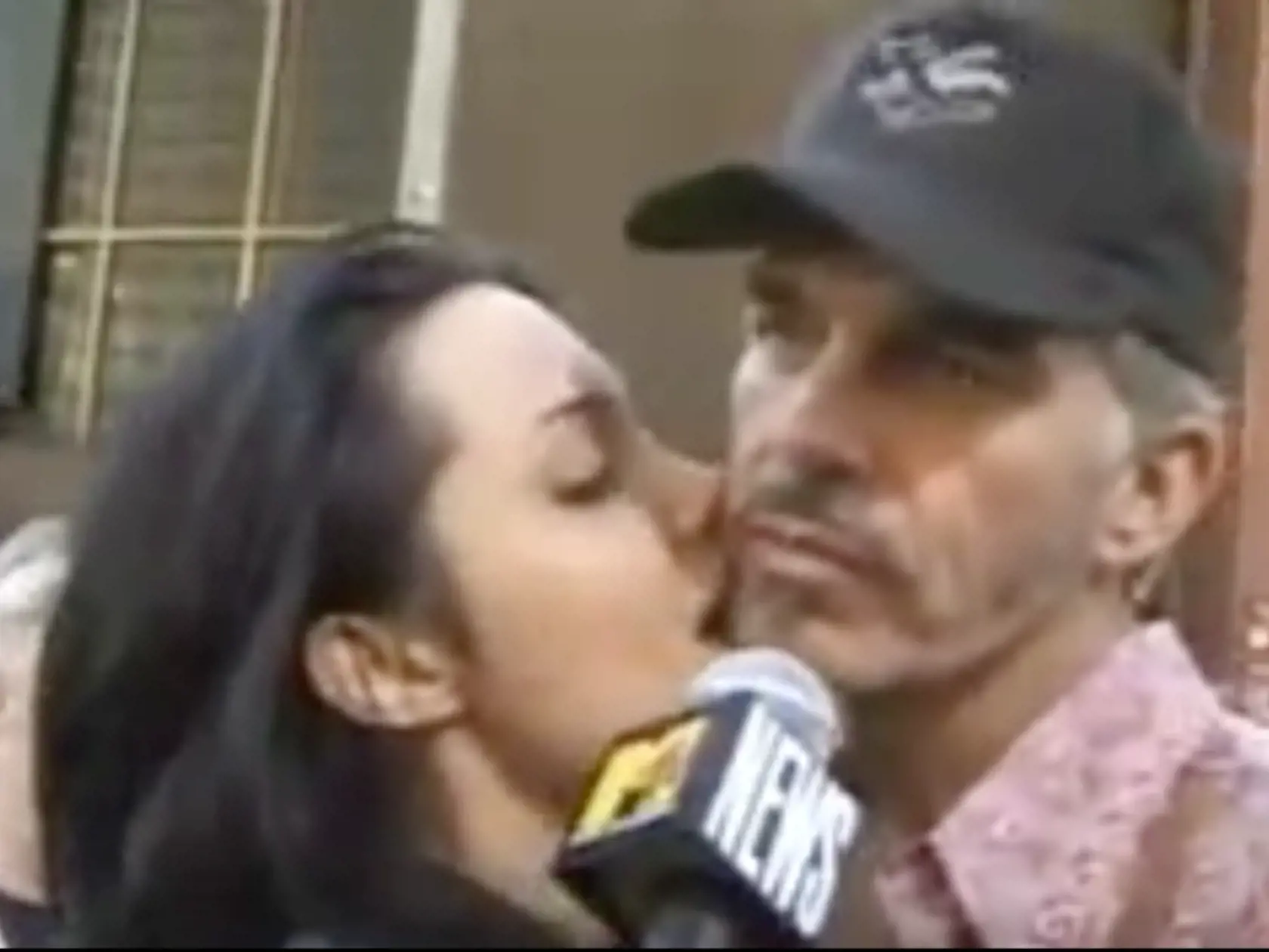 Angelina Jolie na červenom koberci v roku 2000.