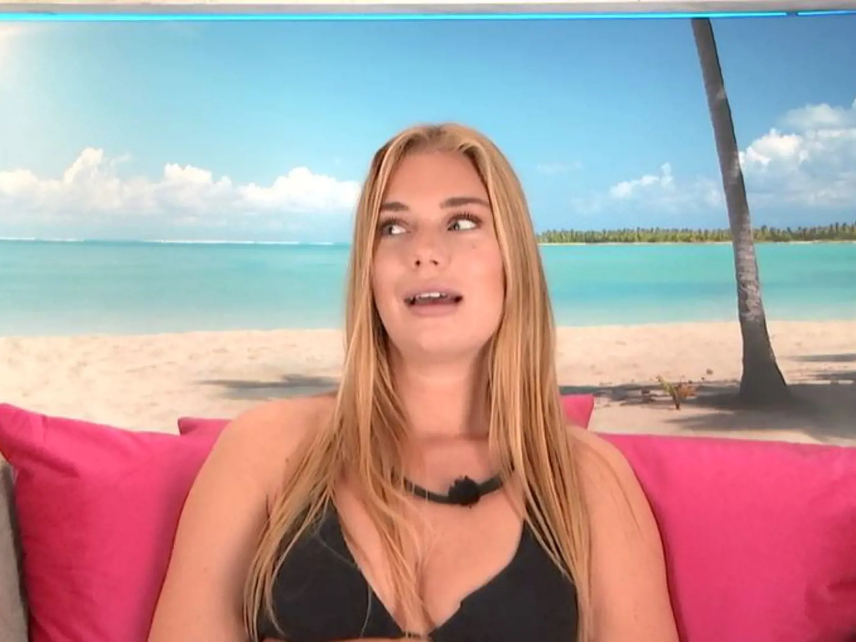 Viviane v Love Island.