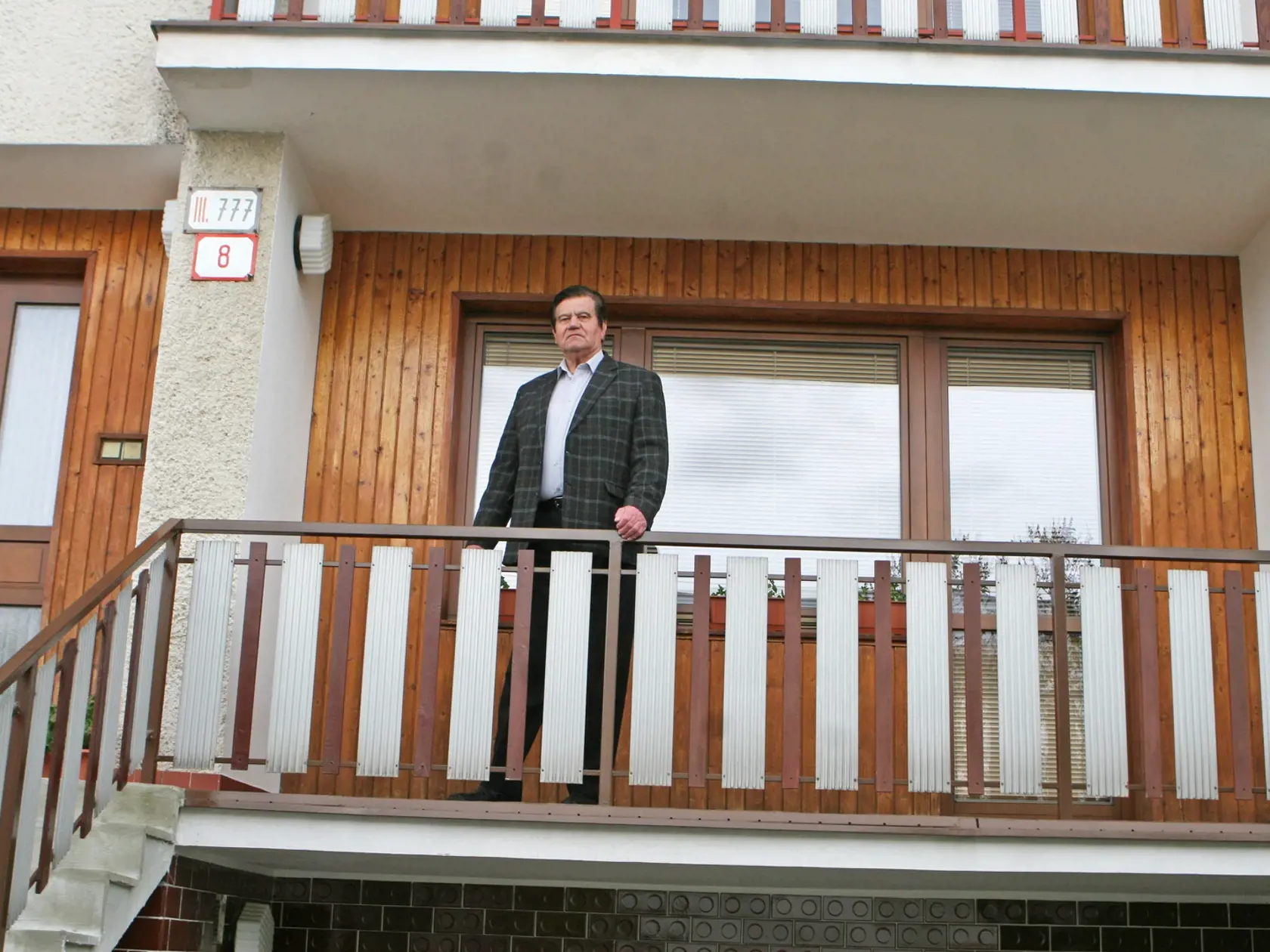 Jozef Pátrovič (76) vymenil pódium za balkón svojho rodinného domu.