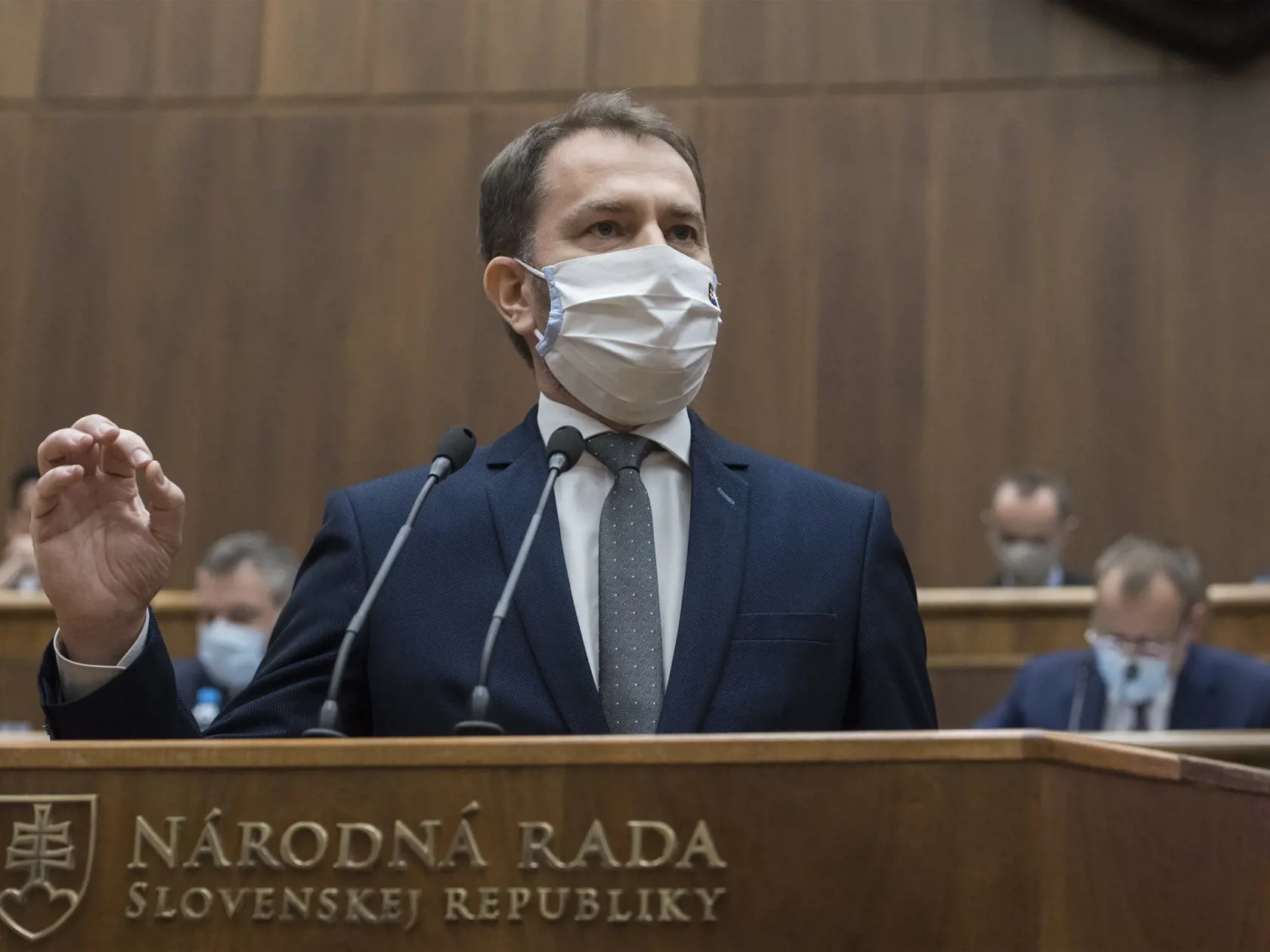Na snímke je predseda vlády SR SR Igor Matovič (OĽaNO) počas prejavu na štvrtej schôdzi Národnej rady (NR) Slovenskej republiky.