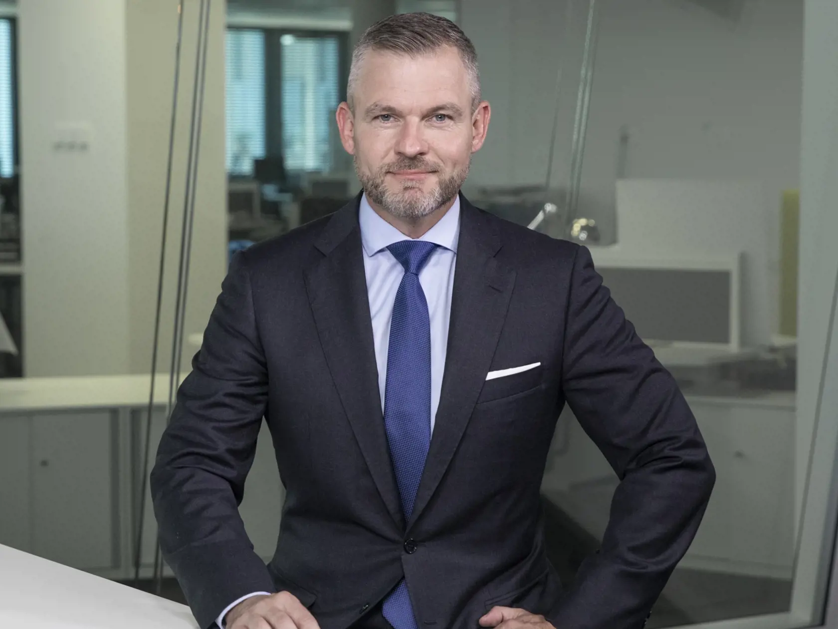 Na snímke je Diskusná relácia "Karty na stôl", ktorej hosťom bol predseda strany Hlas - SD a bývalý predseda vlády Peter Pellegrini.