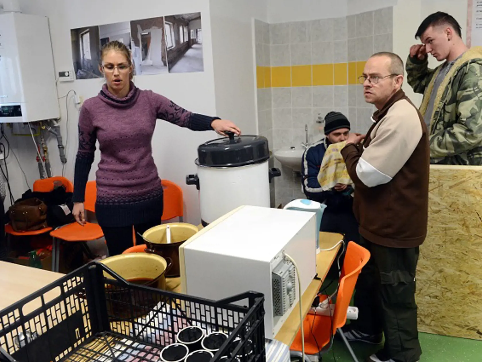 Primátor hlavného mesta SR Bratislavy Milan Ftáčnik si prezrel v stredu 5. februára 2014 denný stacionár pre ľudí bez prístrešia na Mýtnej ulici 33 v Bratislave. Spolu s predstaviteľmi občianskeho združenia VAGUS a zamestnancami Oddelenia sociálnych vecí magistrátu bude následne na tlačovej konferencii hodnotil realizáciu projektu a výsledky magistrátu v sociálnej oblasti. Na snímke zariadenie denného stacionáru. FOTO TASR – Štefan Puškáš
