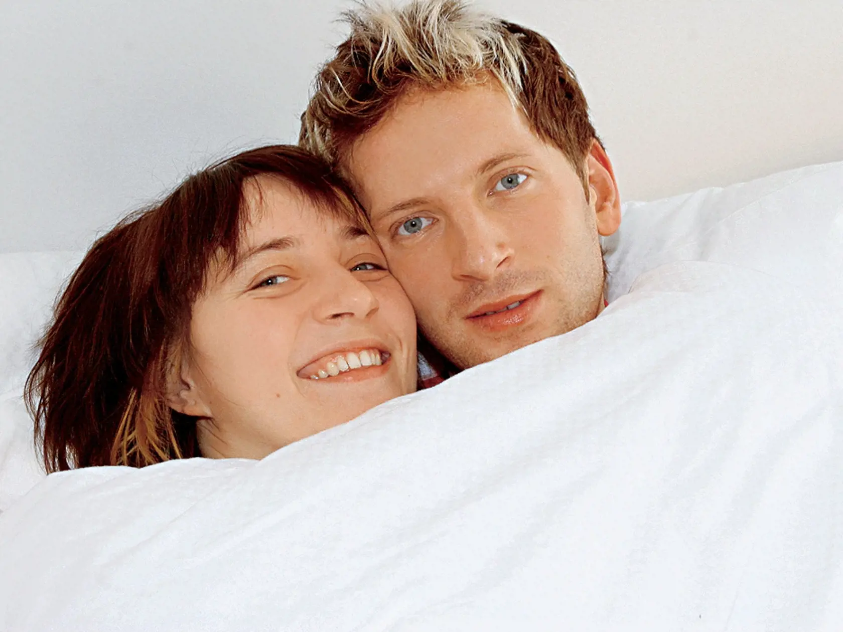 Katarína Koščová, Miro Jaroš,  finalisti Slovensko hľadá SuperStar, dvojice, duet
foto: Branislav Šimončík
uverejnené: Šarm 12/2005
pôvodný súbor:katka,miro.eps