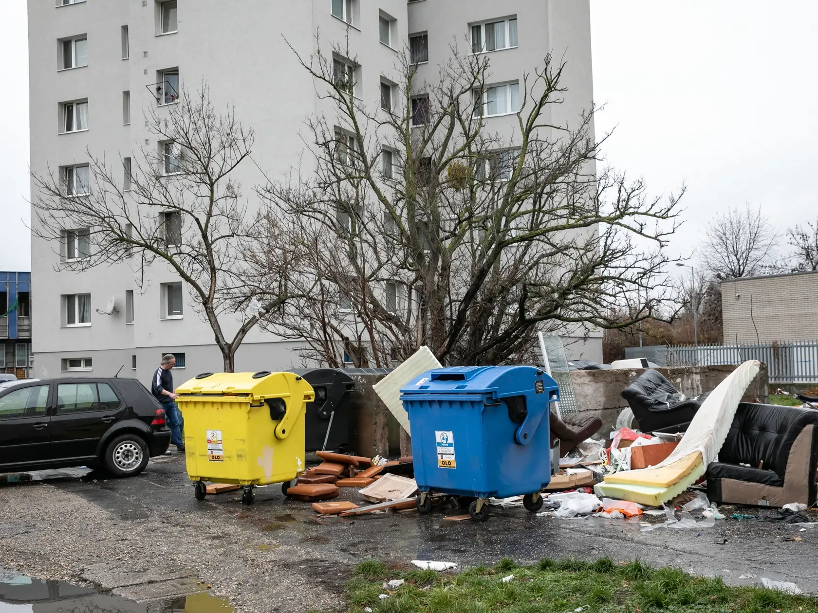 Kopčany sú neobľúbená miestna časť v Petržalke. Napriek tomu, že tu určite býva mnoho slušných ľudí, nachádza sa tu žiaľ aj veľa neprispôsobivých. Práve tí strpčujú ostatným život.