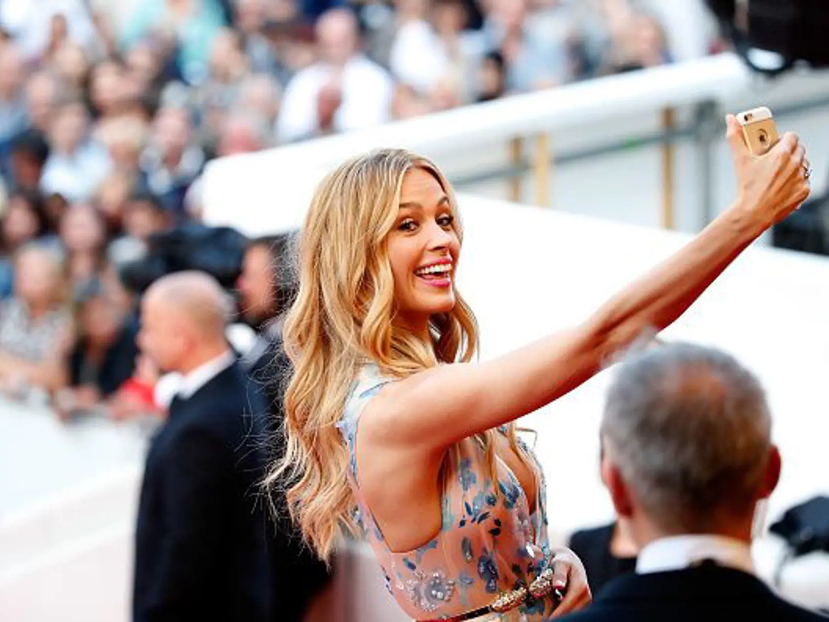 Petra Němcová je rebelka a selfie si na červenom koberci urobila!