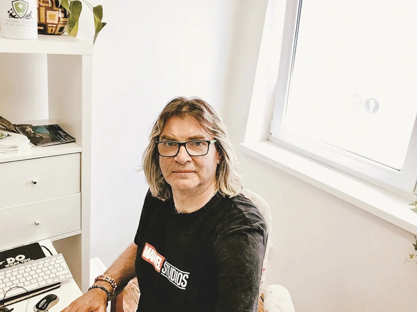 Braňo sa rozhodol pomáhať alkoholikom. Spoluzaložil občianske združenie Mojsej Clinic, ktoré pomáha ľuďom riešiť rôzne druhy závislostí..