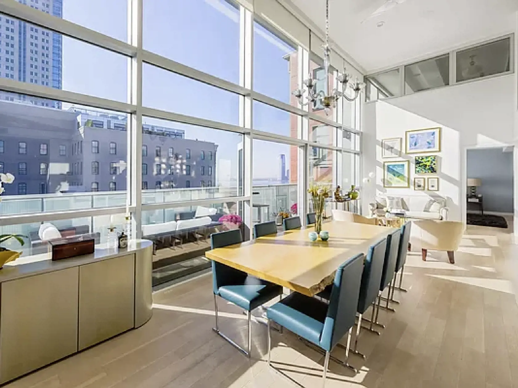 Gáboríkovci makú nehnuteľnosť v New Yorku, ktorá je prešpikovaná bytmi svetových prominentov.