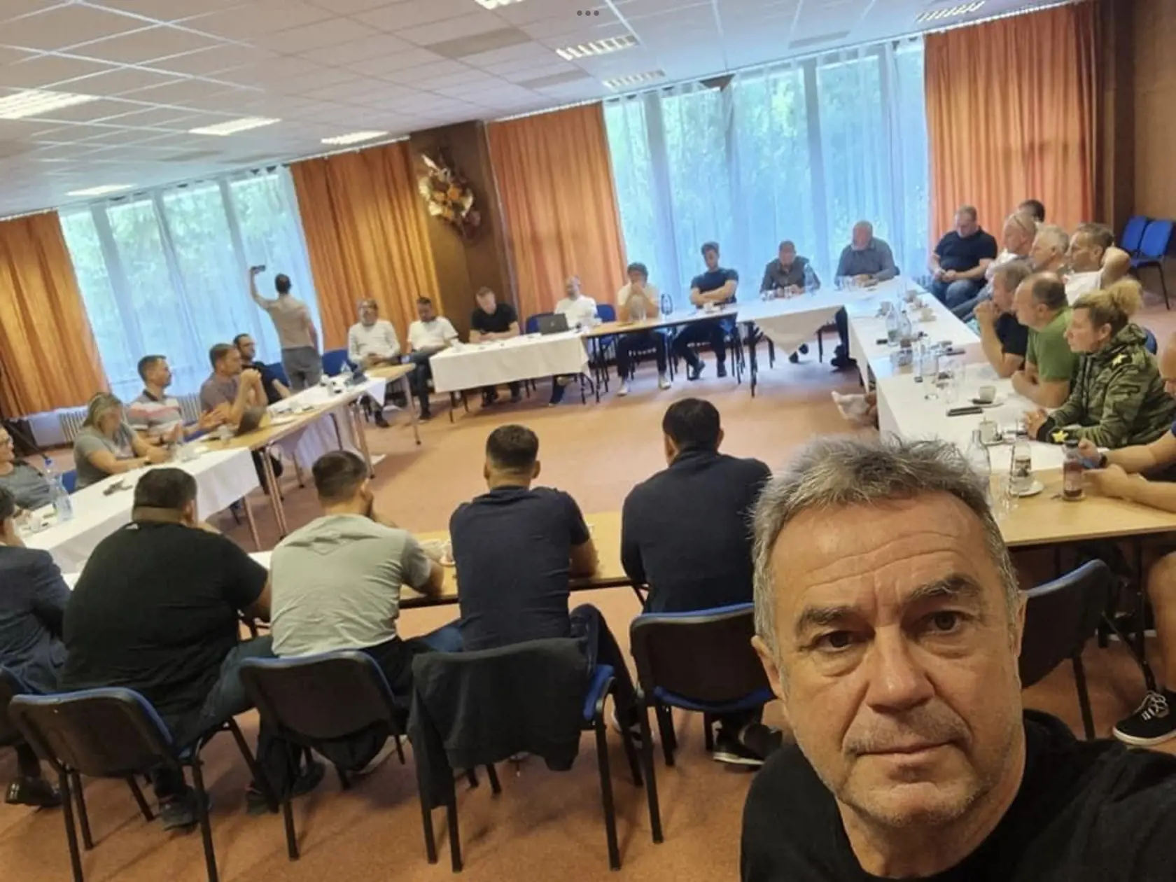 Pročka kritika médií vytočila do biela.