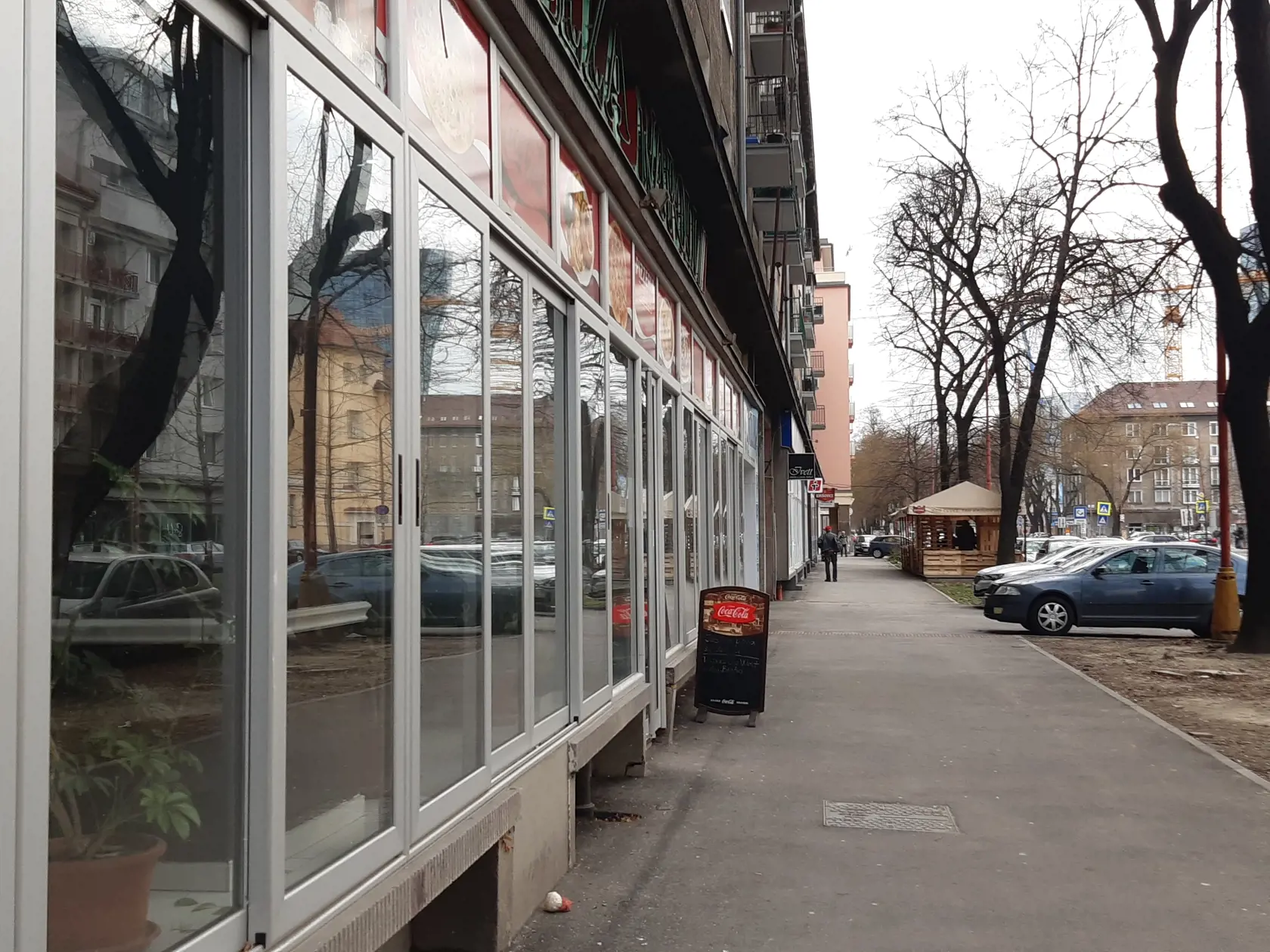 Košiská ulica, kde to vždy žilo, je teraz prázdna.