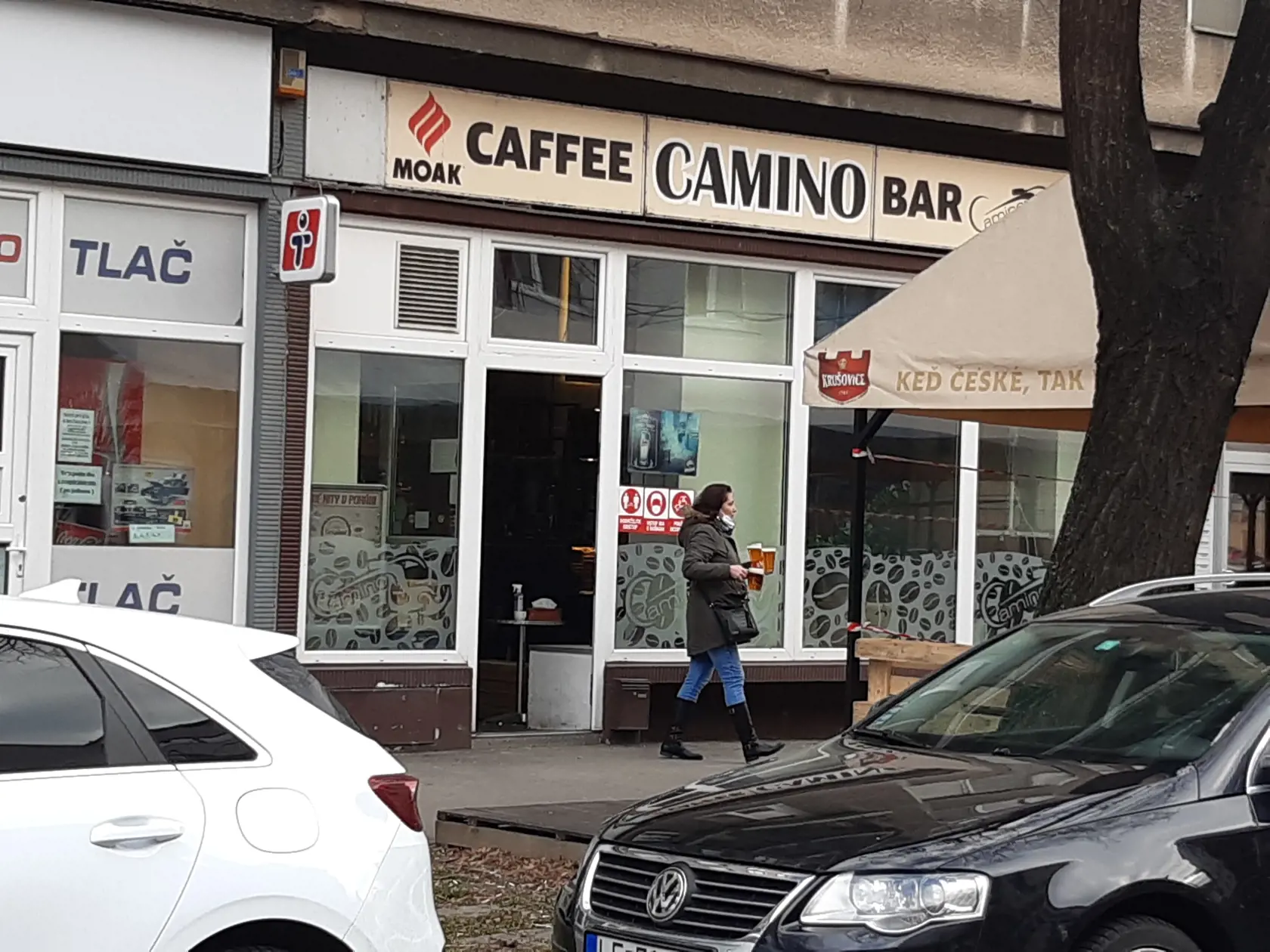 Káva a pivo, to ľudia žiadajú stále.
