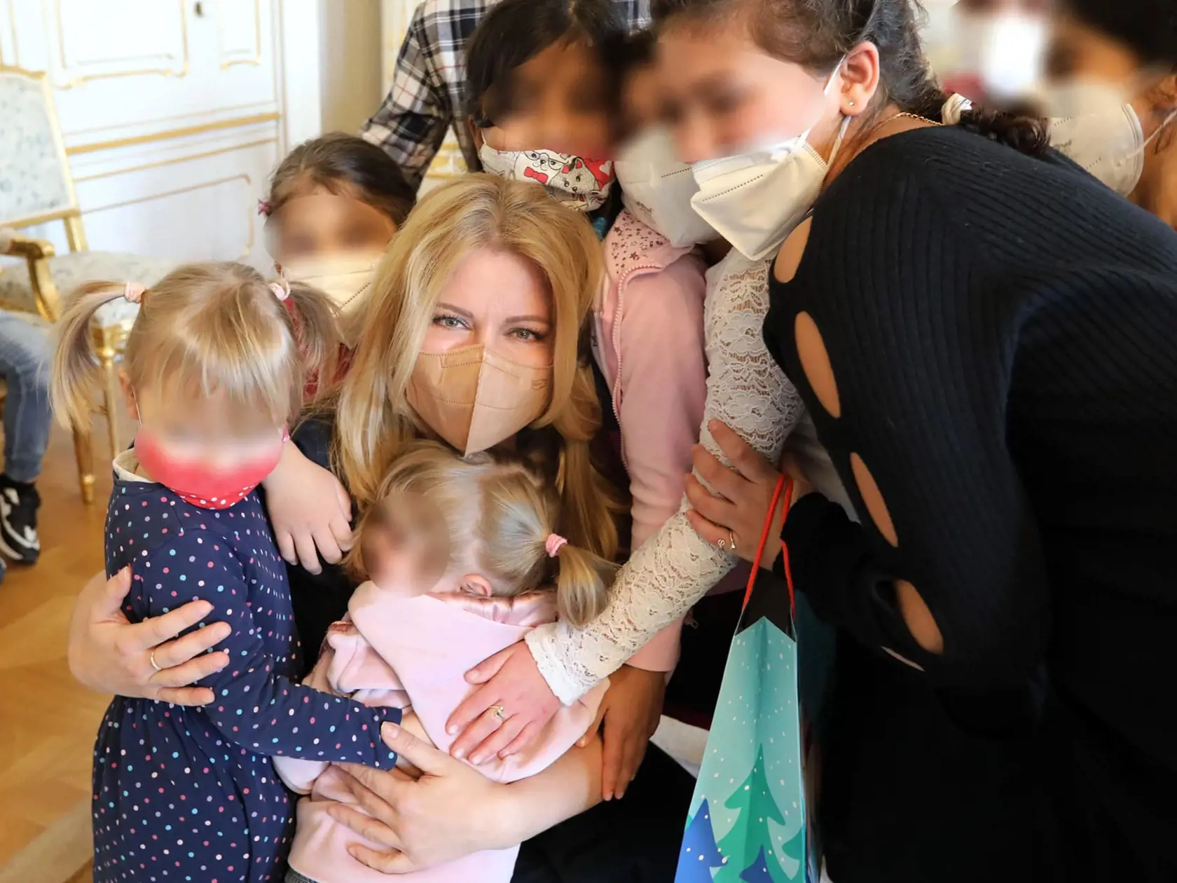 Zneužívané deti potrebujú našu pozornosť a lásku. Nemôžeme si zakrývať očí pred násilím, zanedbávaním, sexuálnym zneužívaním či šikanou. Aj to je téma, ktorej sa prezidentka venuje.