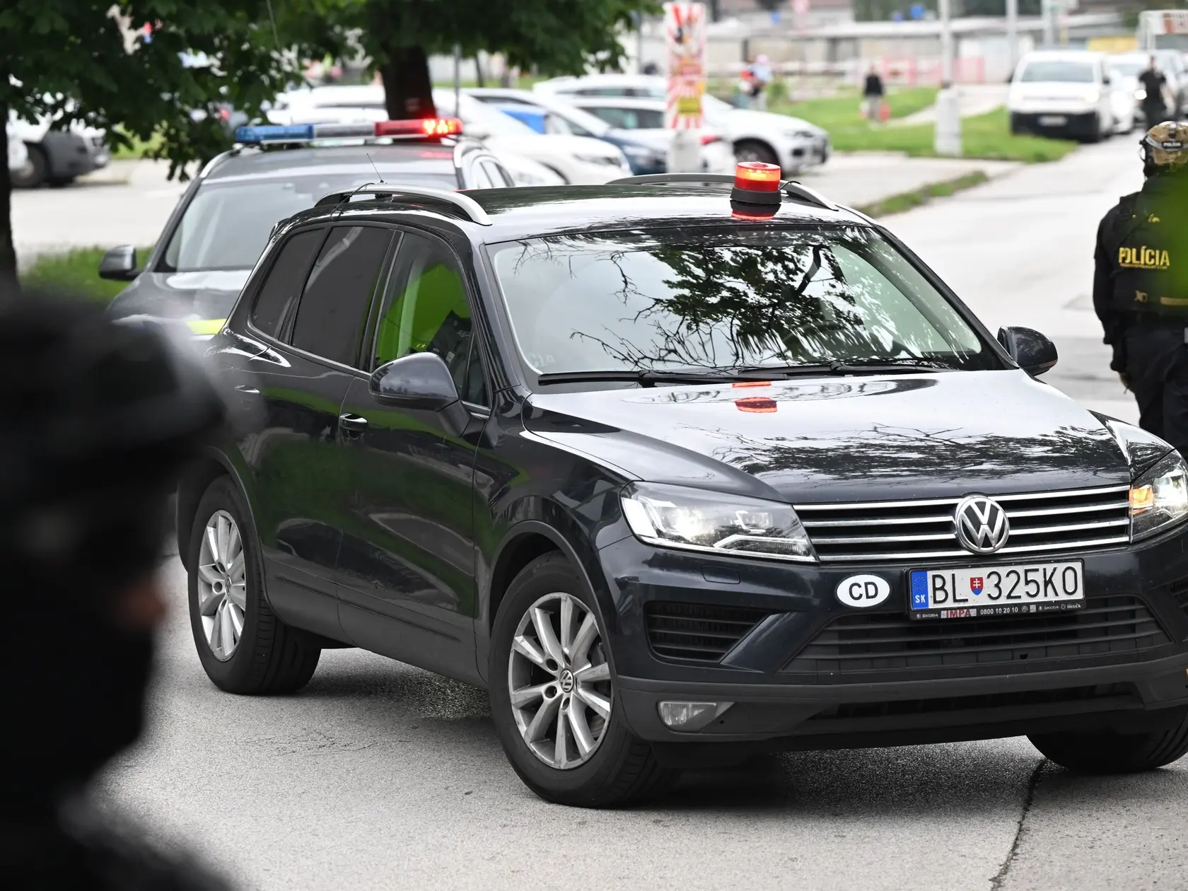 Prevoz obvineného Juraja Cintulu na Špecializovaný trestný súd v Pezinku.