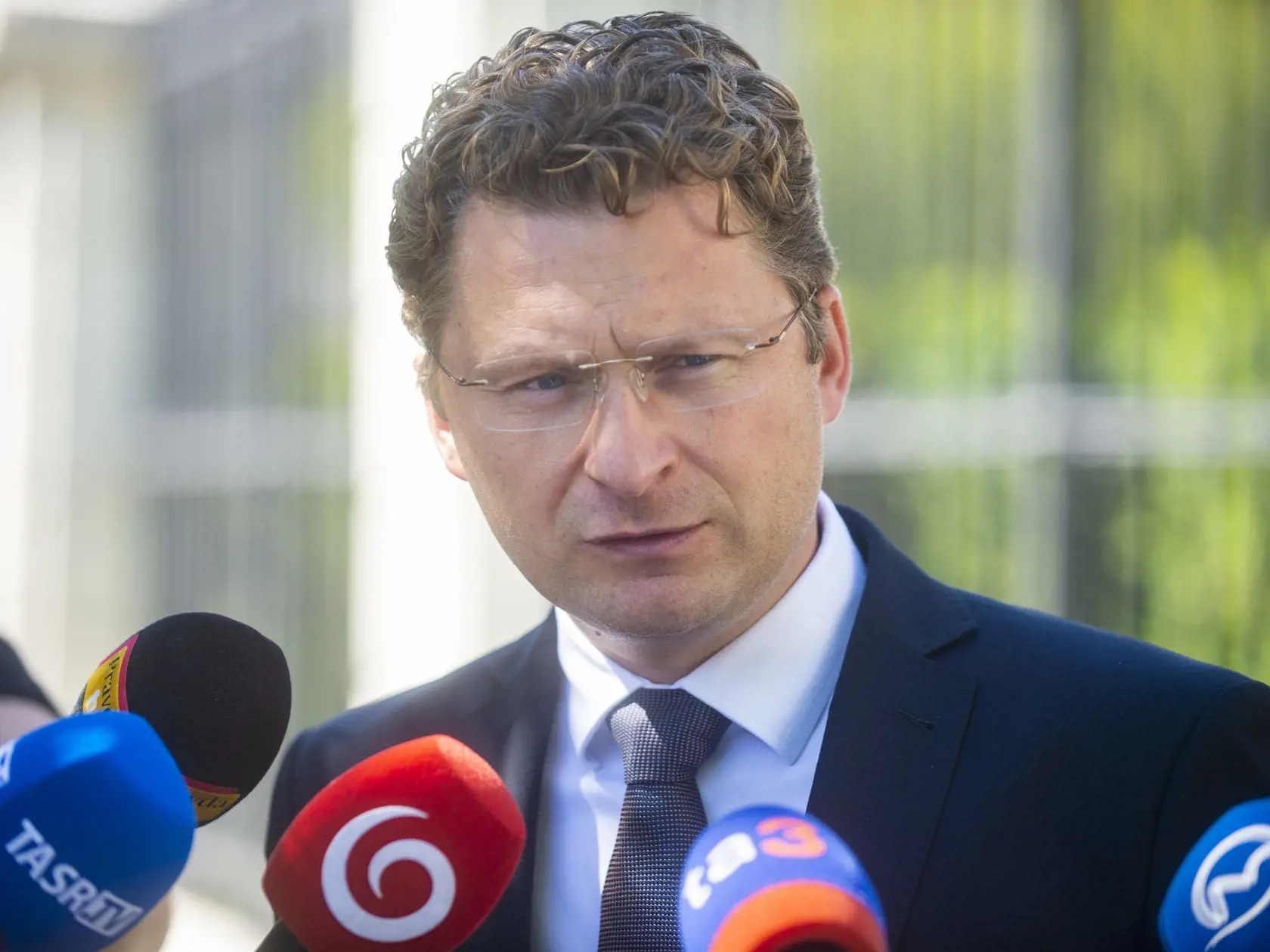 Peter Visolajský počas tlačovej konferencie pred rokovaním zdravotníkov s premiérom SR Eduardom Hegerom.