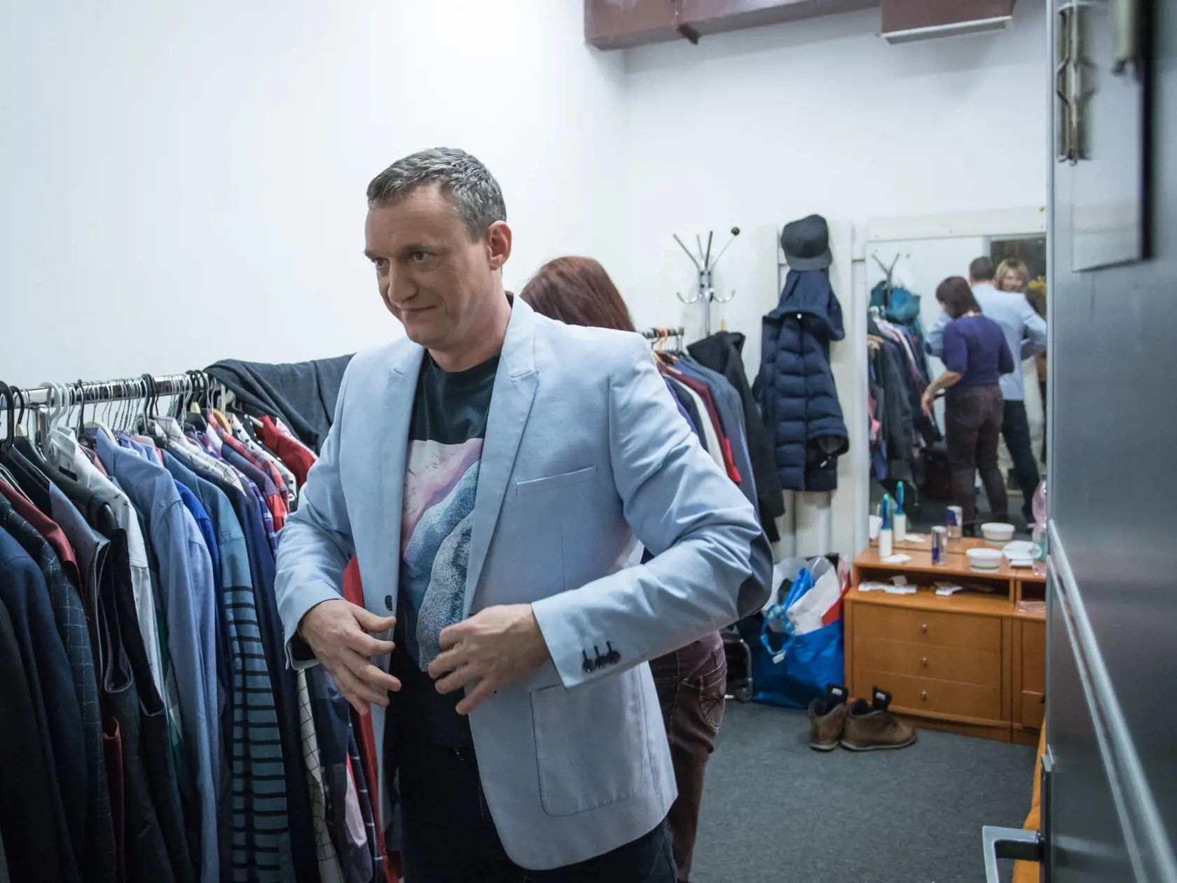 Marcel nepatrí k tým, ktorí by robili problémy pri výbere oblečenia. Stylistkám dôveruje.