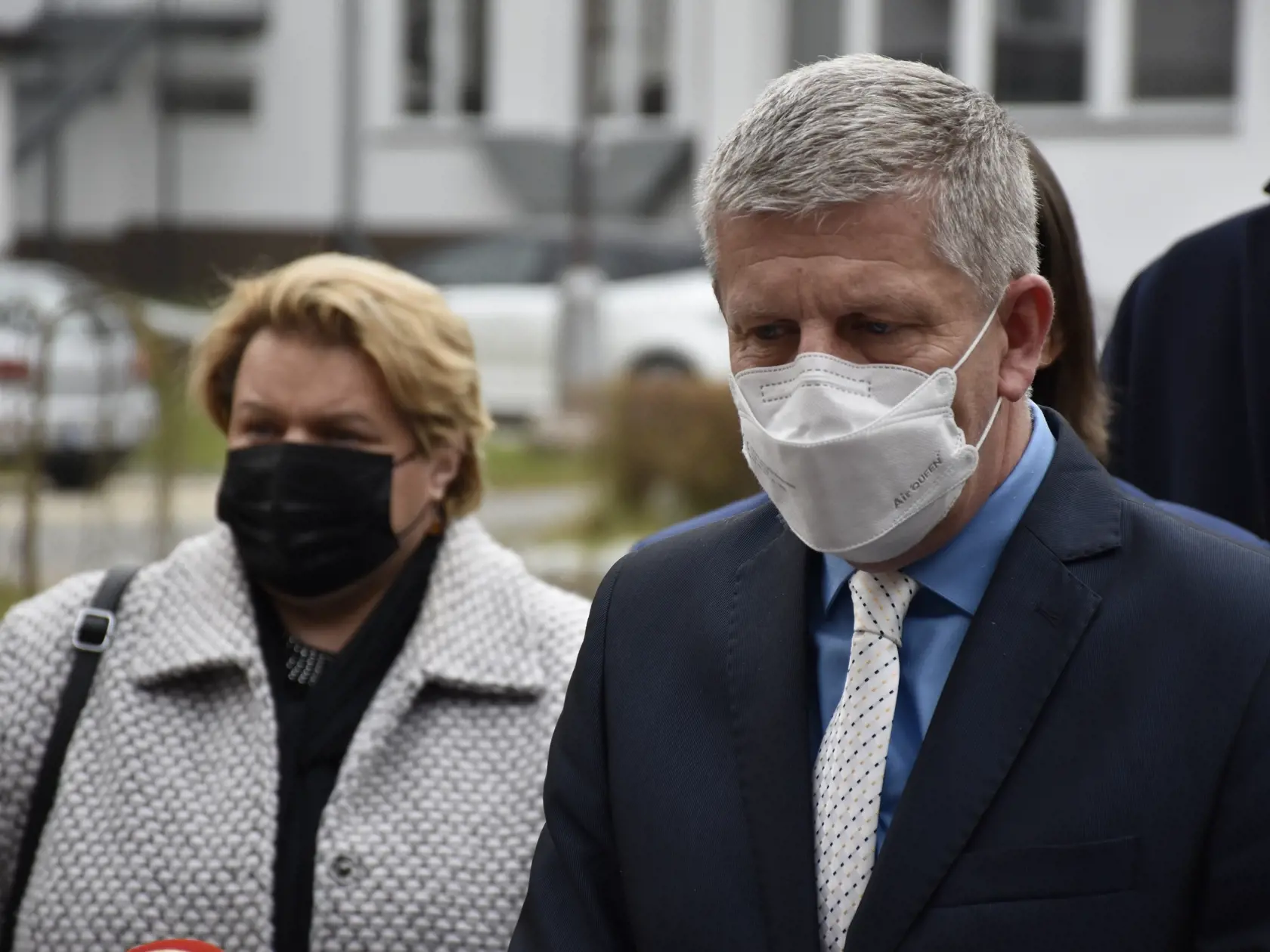 Podľa Matoviča by bol Marek Krajčí „na 100% lepší“ na mieste ministra zdravotníctva, ako Vladimír Lengvarský. „Teraz už pán minister Lengvarský vzhľadom na to, že je obrovský odstup od druhej vlny, mal kopu času, aby sa výrazne lepšie pripravil,“ vytýkal Matovič.
