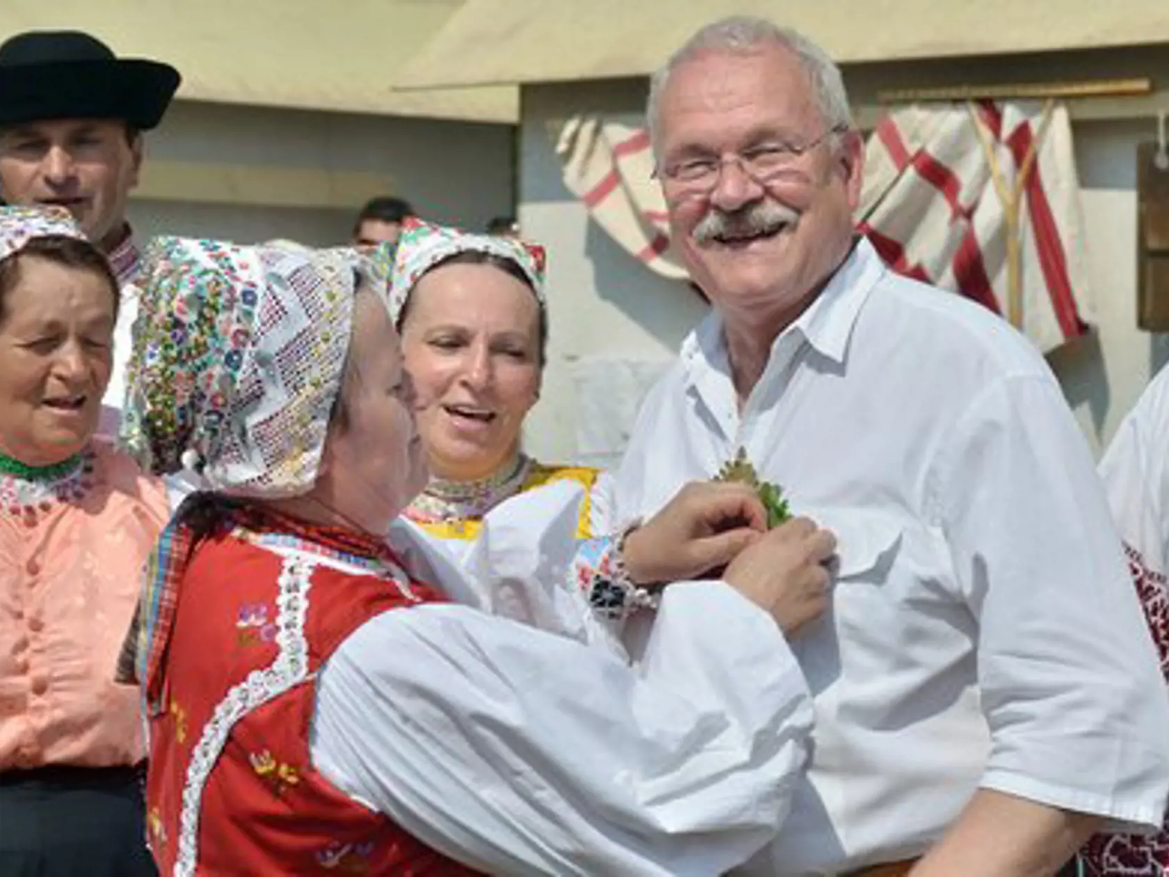 V Detve bol 9. júl 2011 druhým dňom 46. ročníka Folklórnych slávností pod Poľanou, ktoré sa tu konajú od piatka do nedele. Festival v areáli detvianskeho amfiteátra navštívil aj vtedajší prezident Ivan Gašparovič.